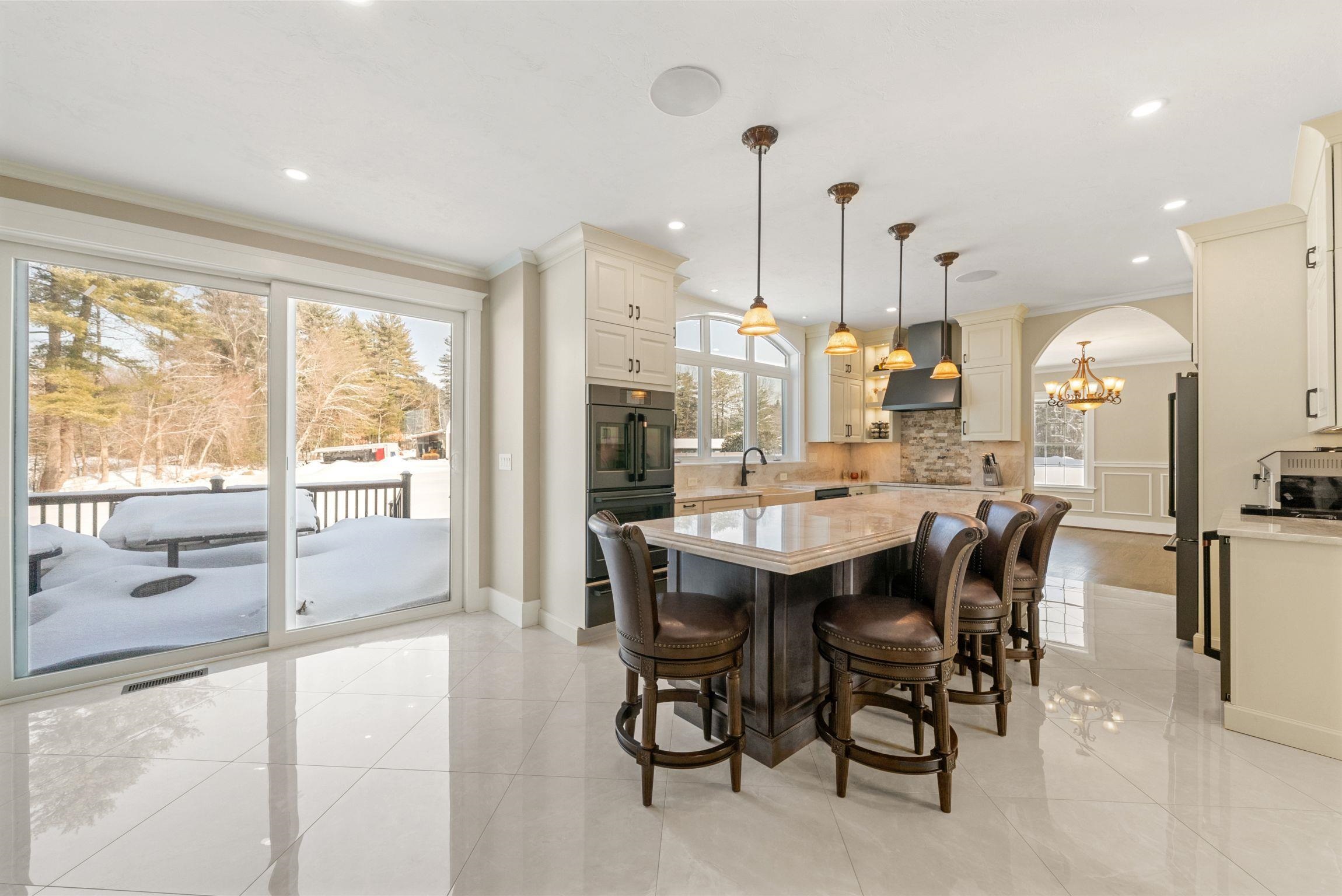 5 Osprey Ln, Nashua, NH 03062