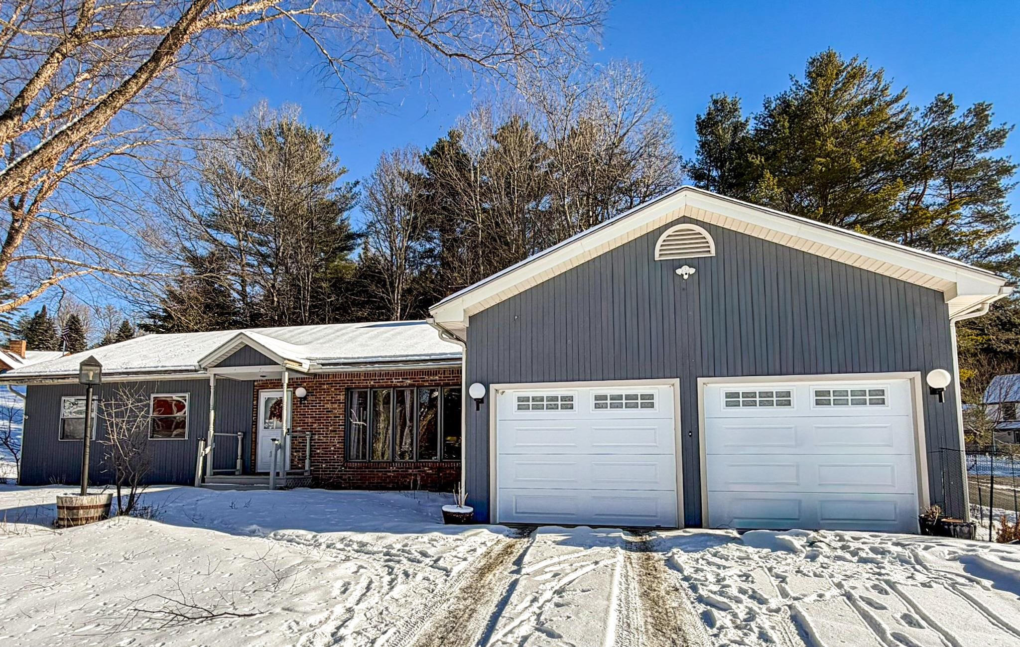 394 Farmer Dr, St Johnsbury, VT 05819