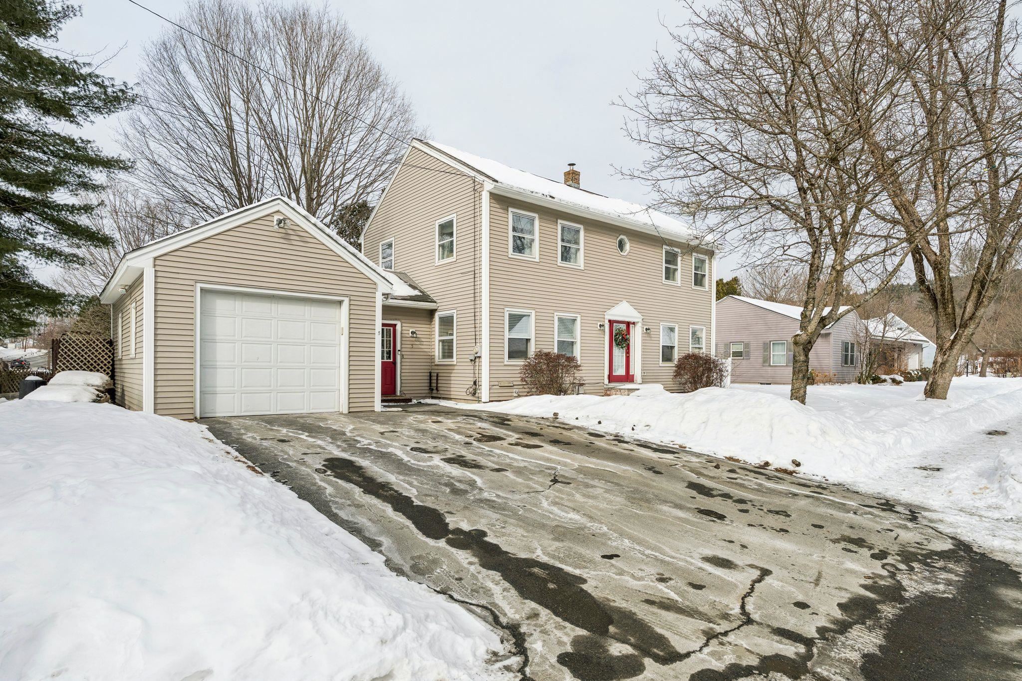 5 Carlton Dr, Lebanon, NH 03784