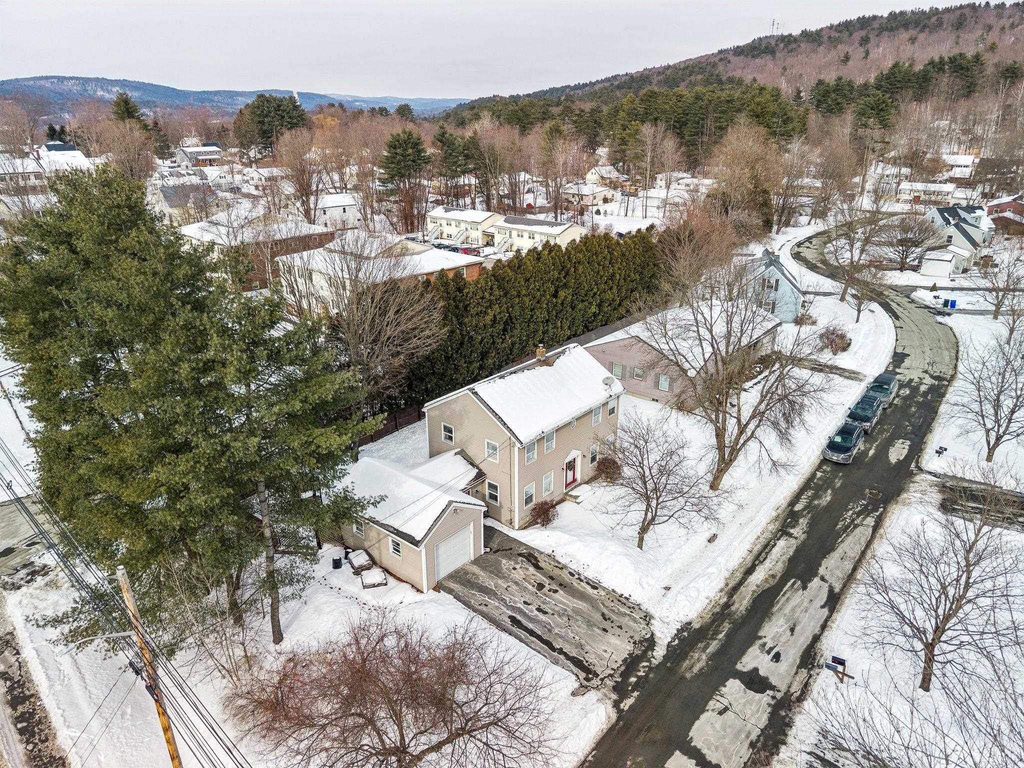 5 Carlton Dr, Lebanon, NH 03784