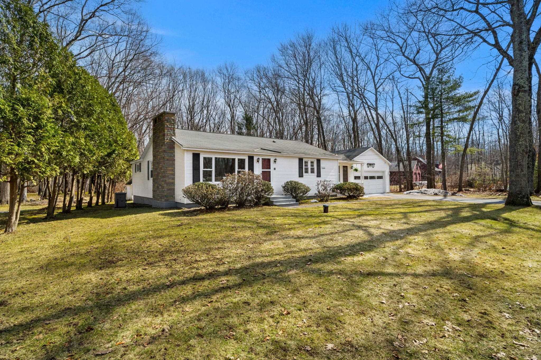 53 Seaverns Bridge Rd, Amherst, NH 03031