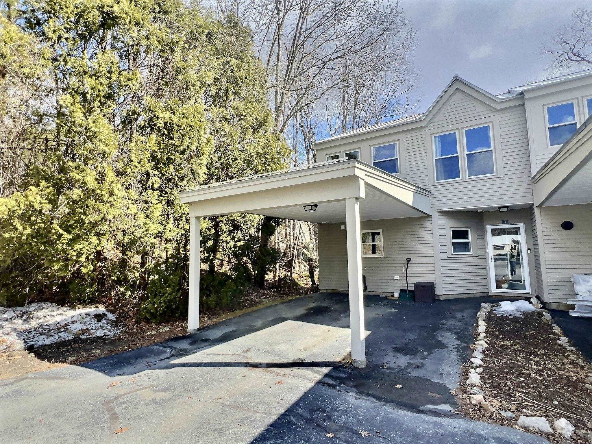 40 Wolf Rd, Lebanon, NH 03766