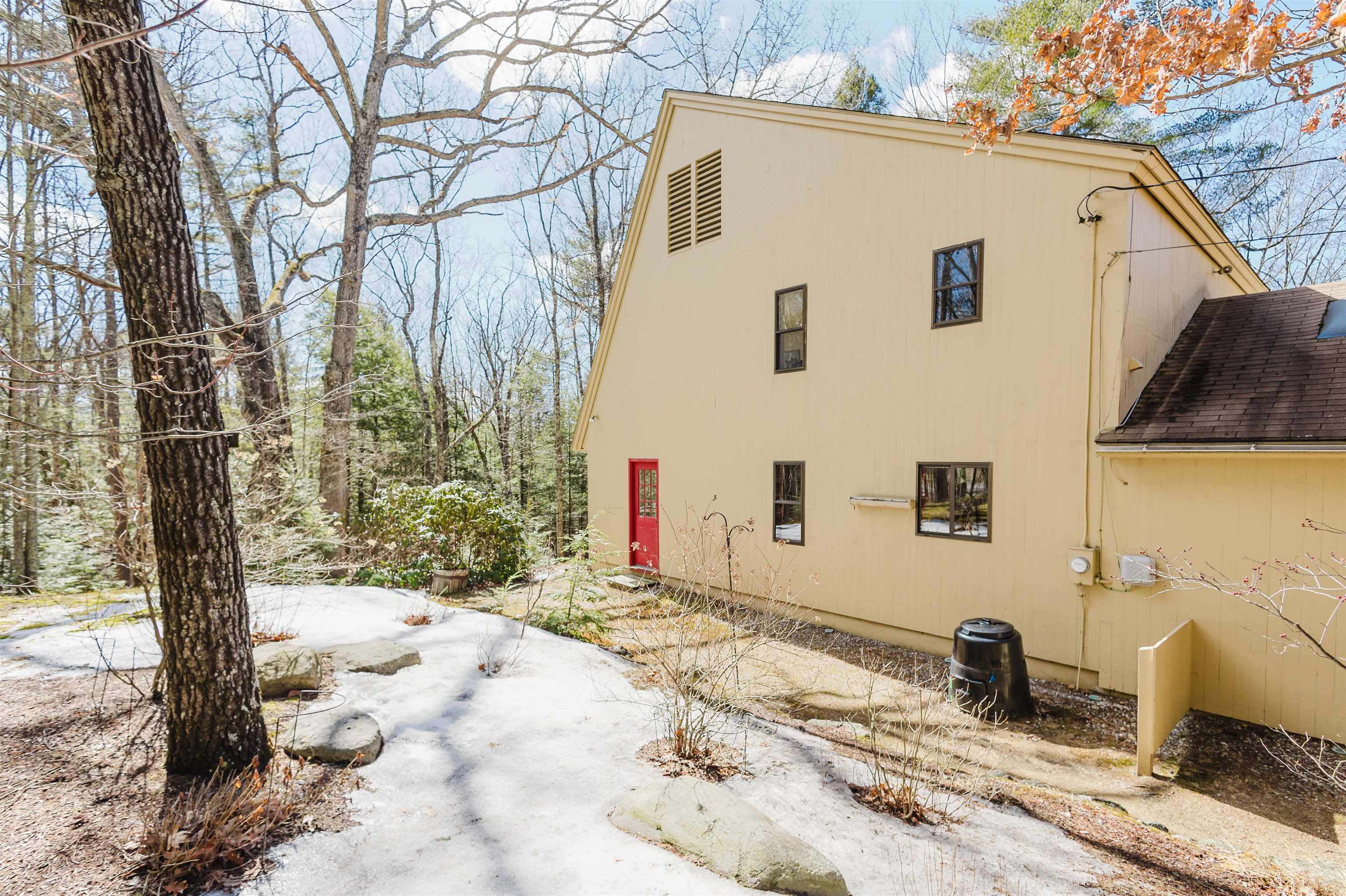 91 Boyce Rd, Canterbury, NH 03224