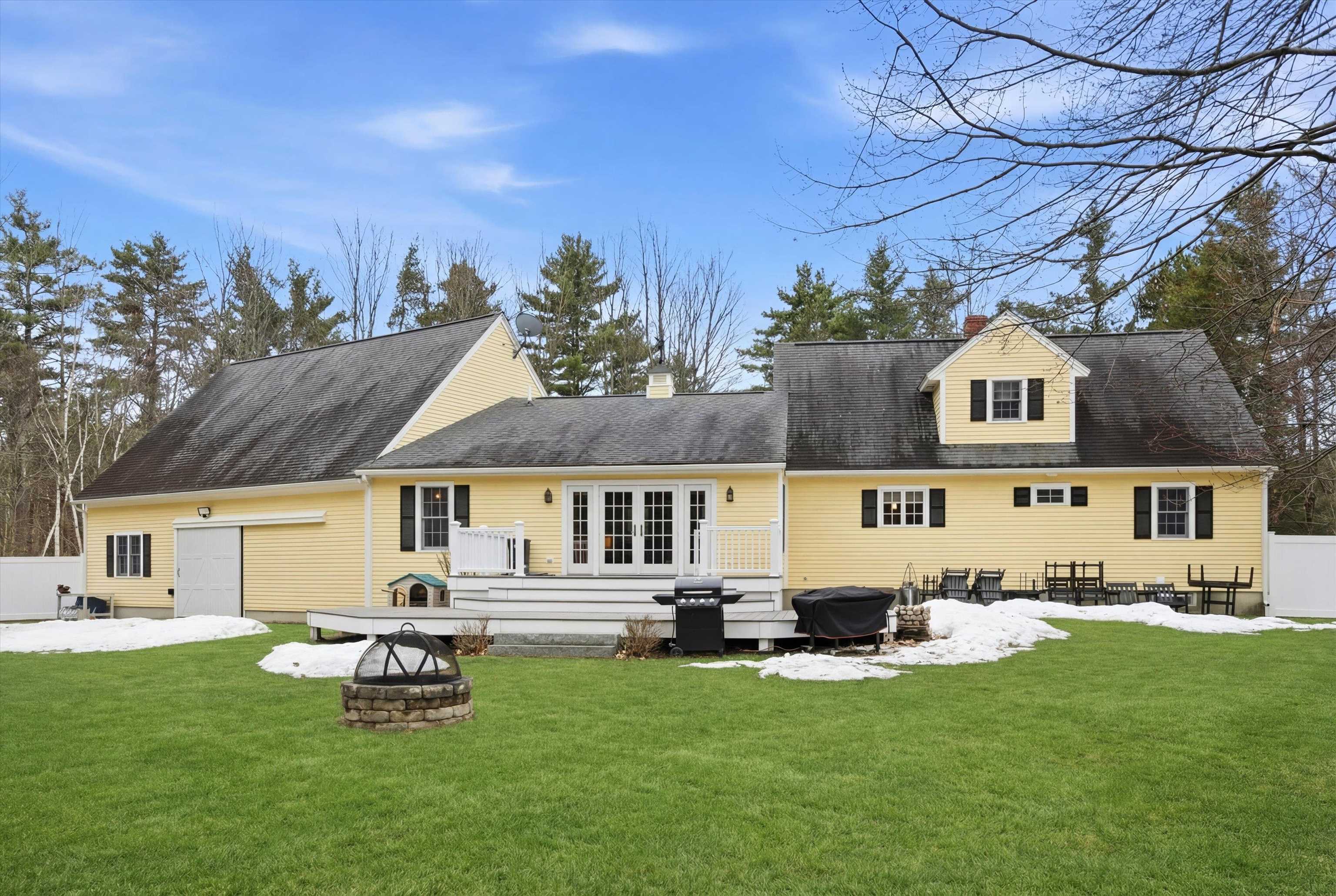 302 Forest Rd, Lyndeborough, NH 03082