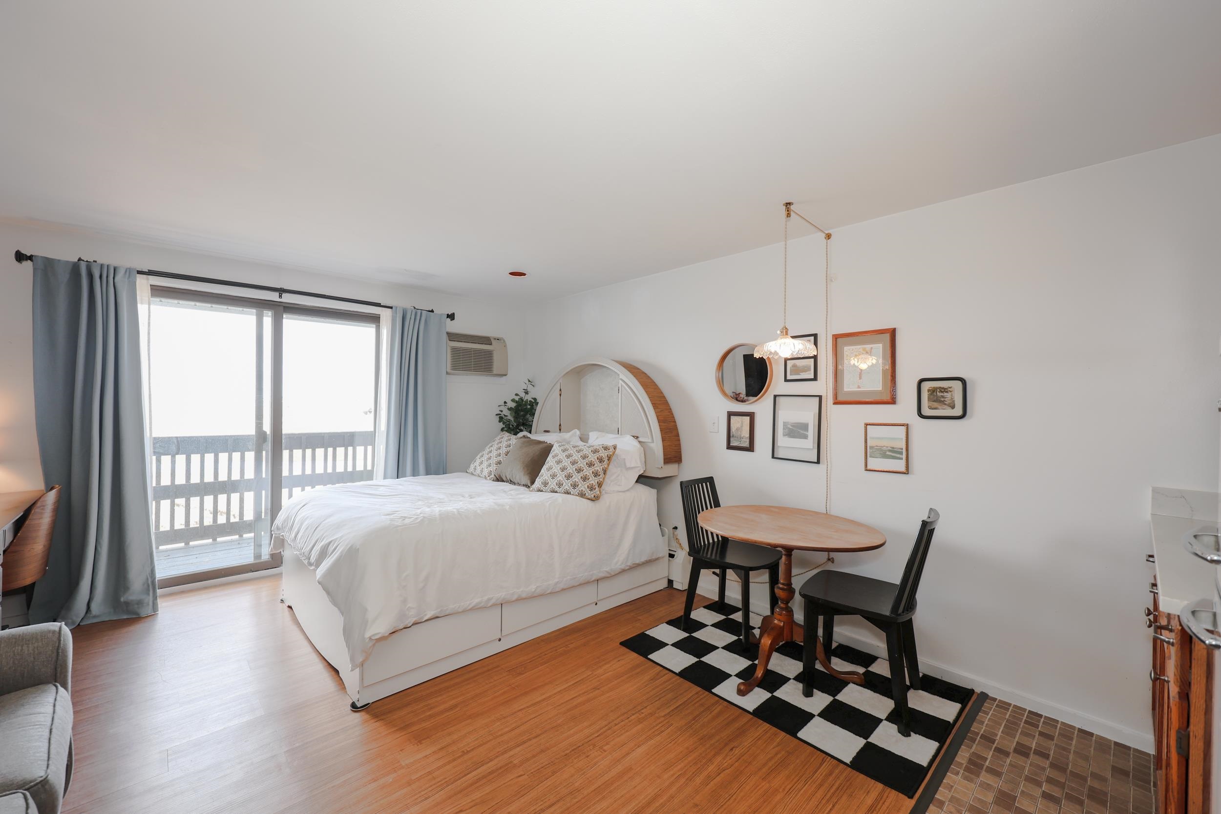 415 Ocean Blvd, Hampton, NH 03842