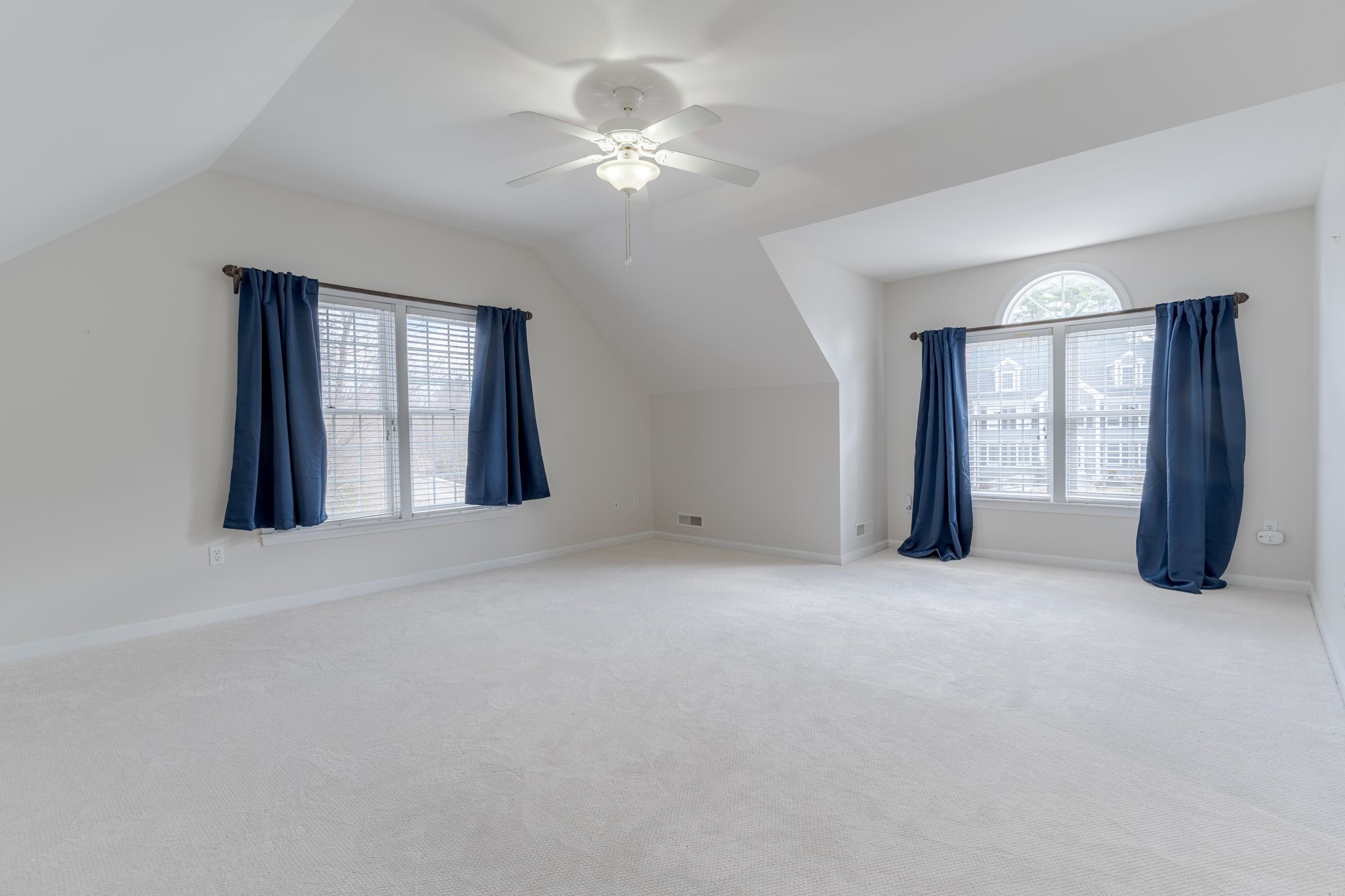 5 Blackford Dr, Exeter, NH 03833