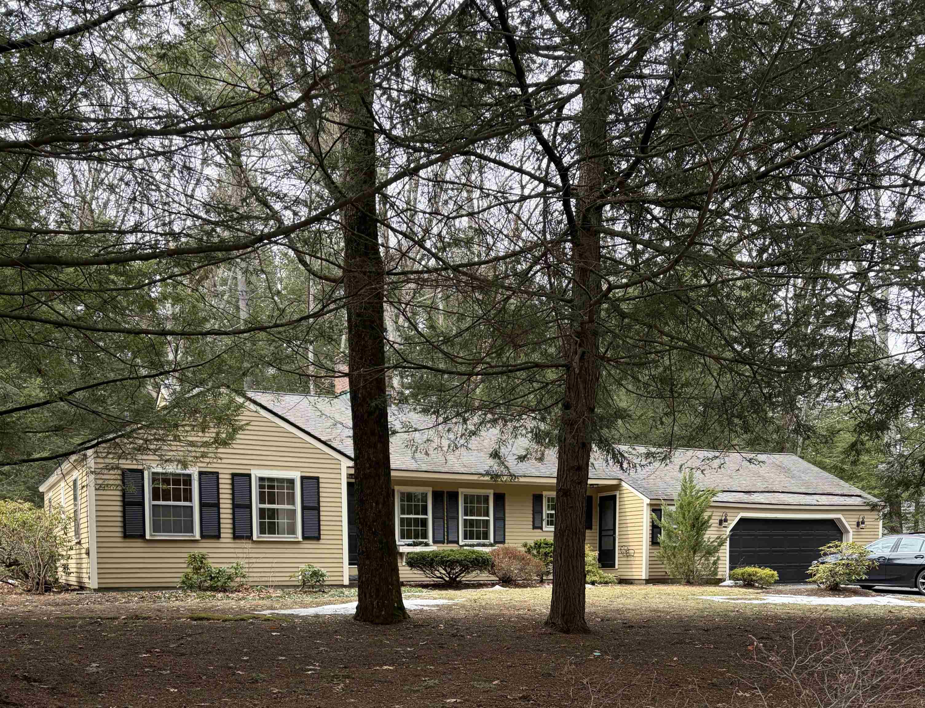 Photo of 28 Wendover Way Bedford NH 03110