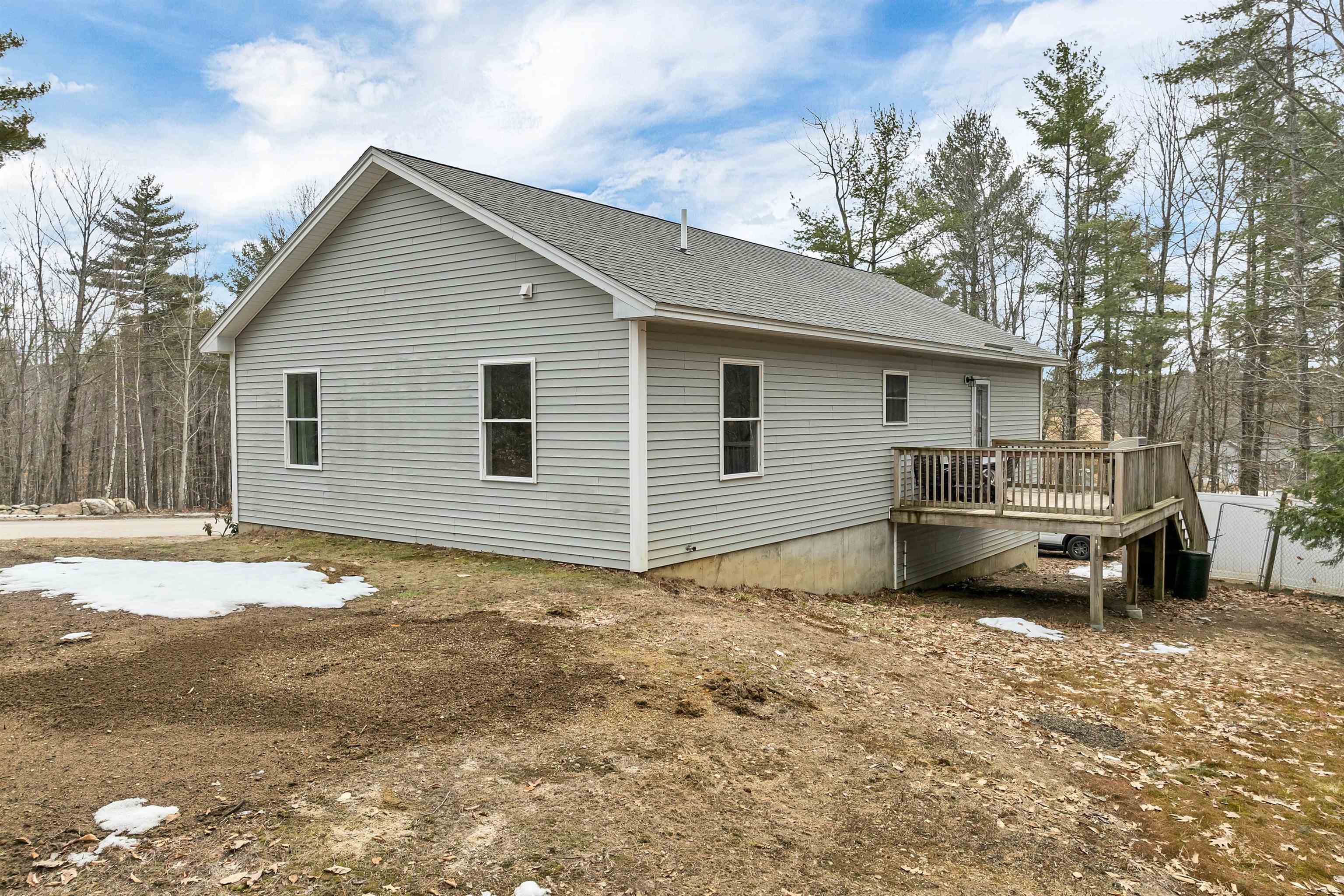 97 Daniel Dr, Wakefield, NH 03830