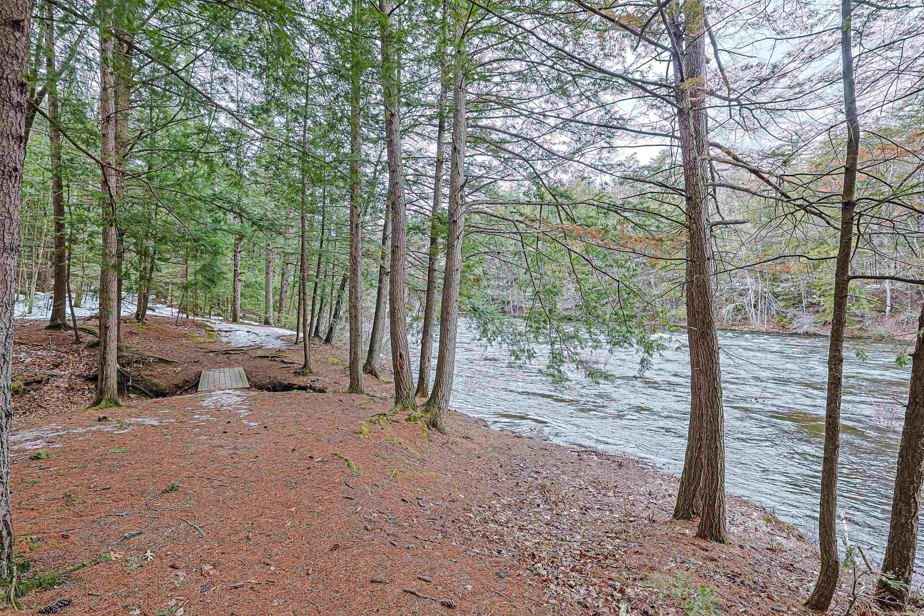 34 Great Falls Dr, Concord, NH 03303