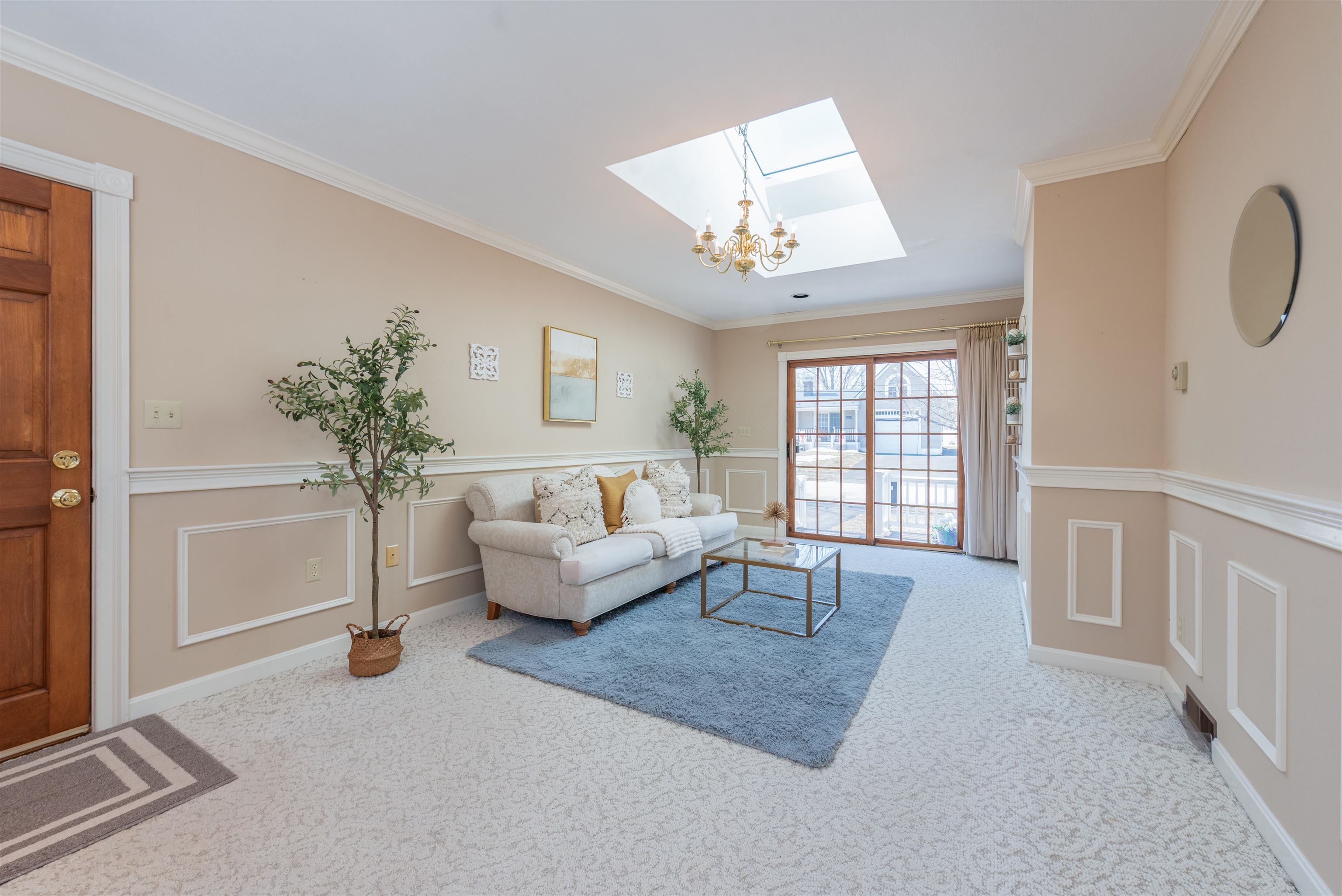 11 Suzanne Dr, Portsmouth, NH 03801