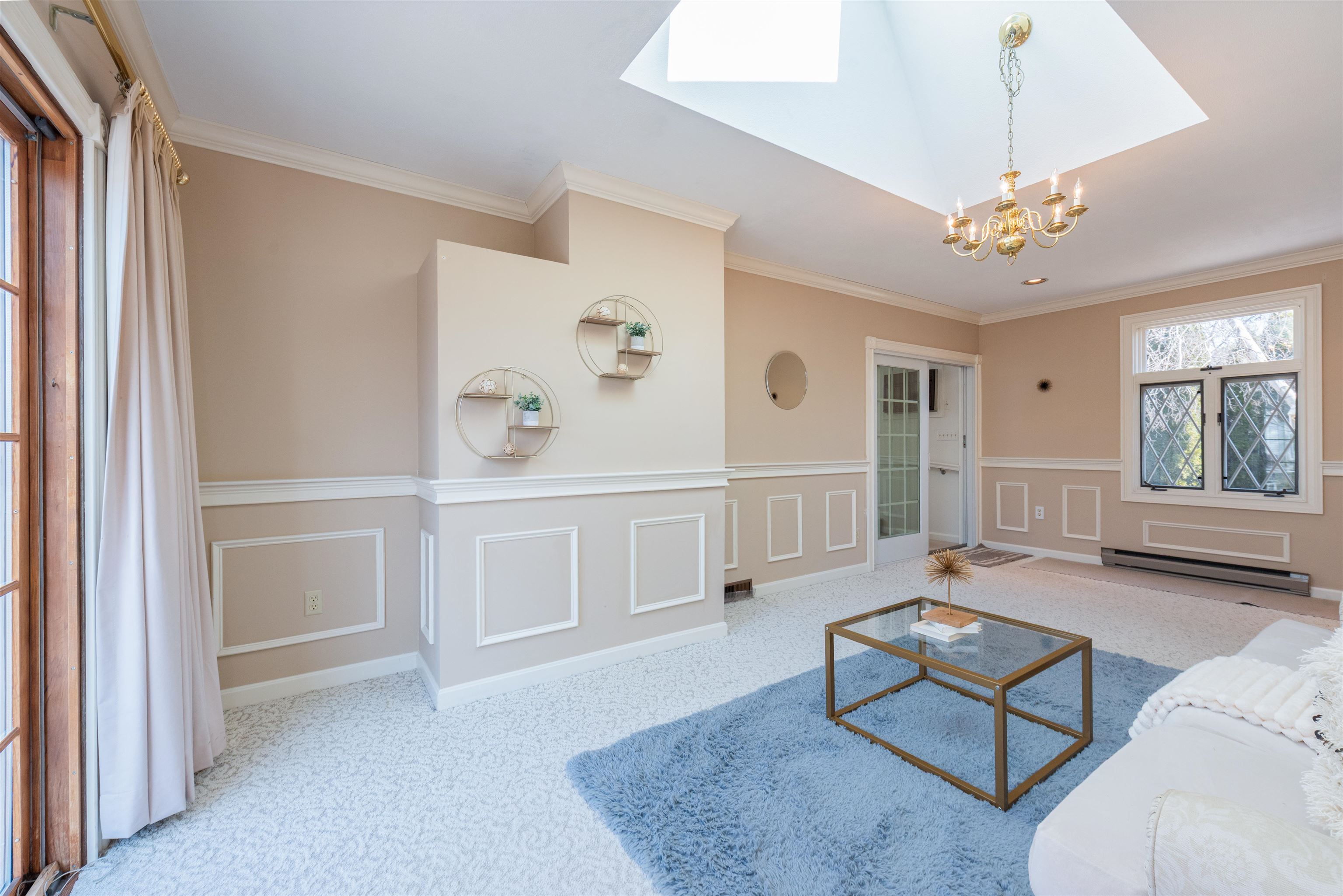 11 Suzanne Dr, Portsmouth, NH 03801