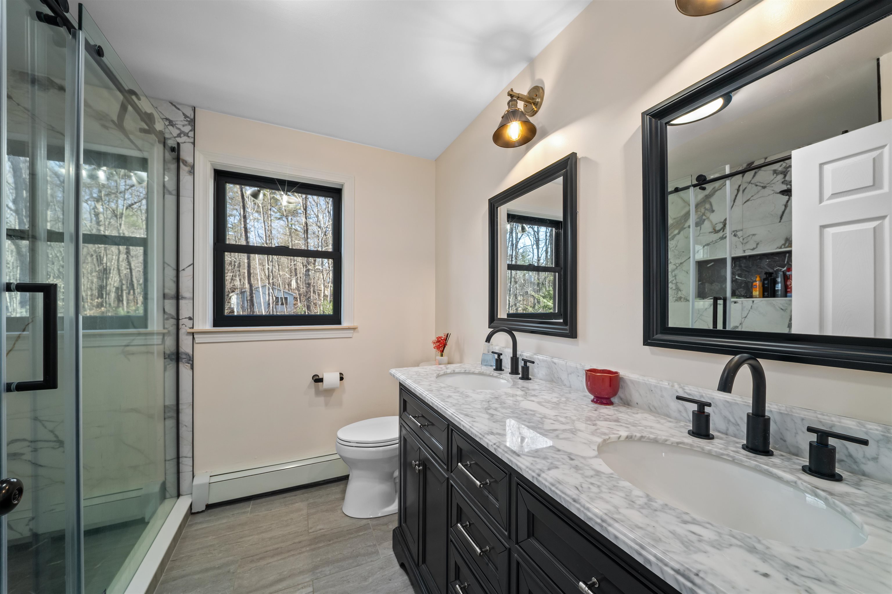 162 Lakeside Oaks Dr, Barrington, NH 03825