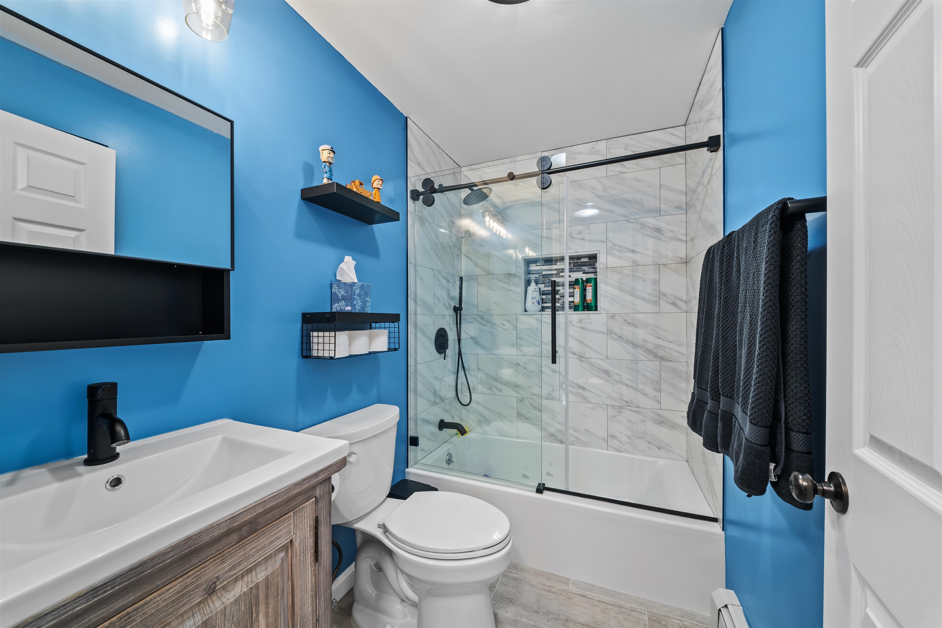 162 Lakeside Oaks Dr, Barrington, NH 03825