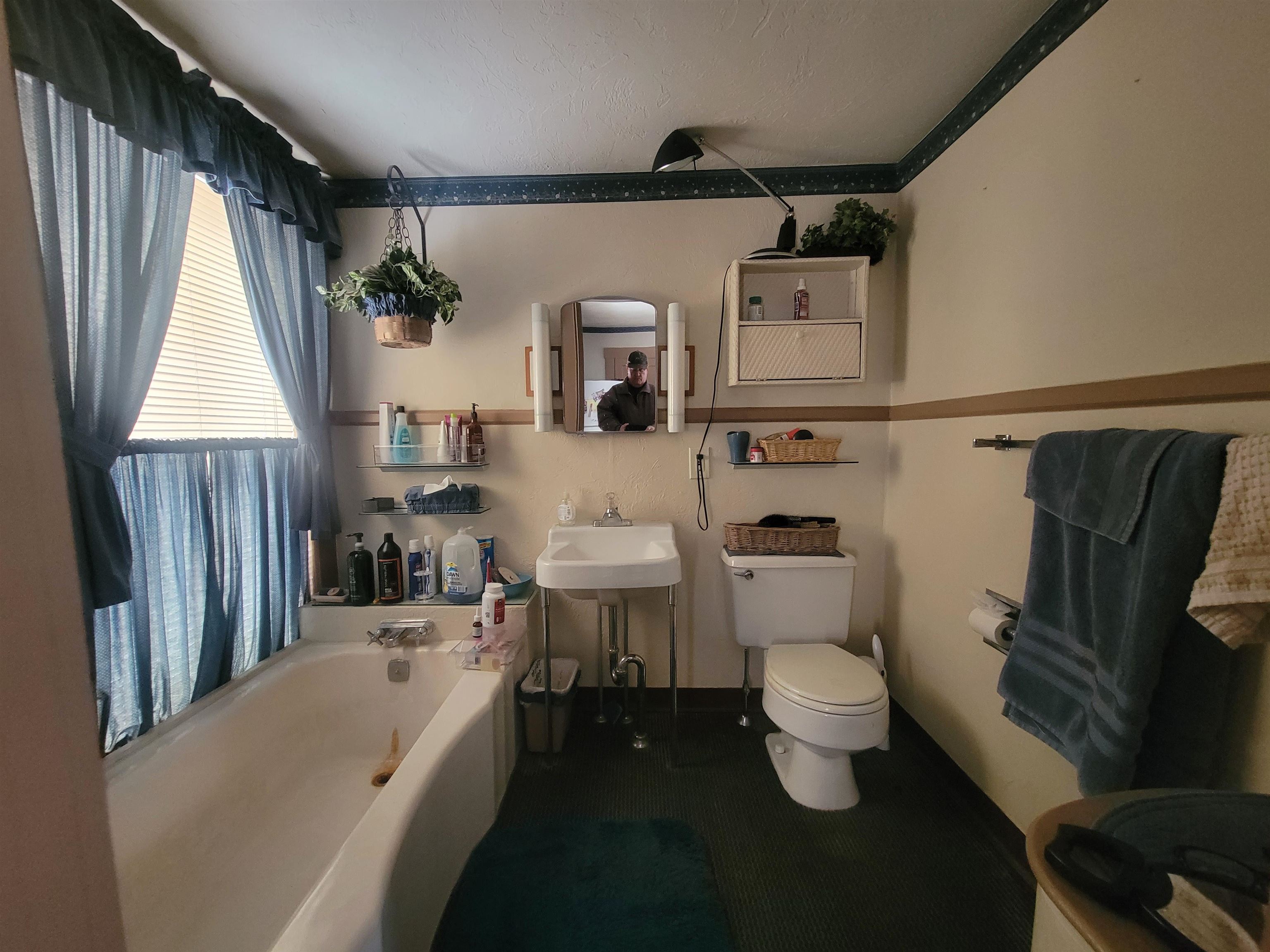 8 Lovejoy Rd, Loudon, NH 03307