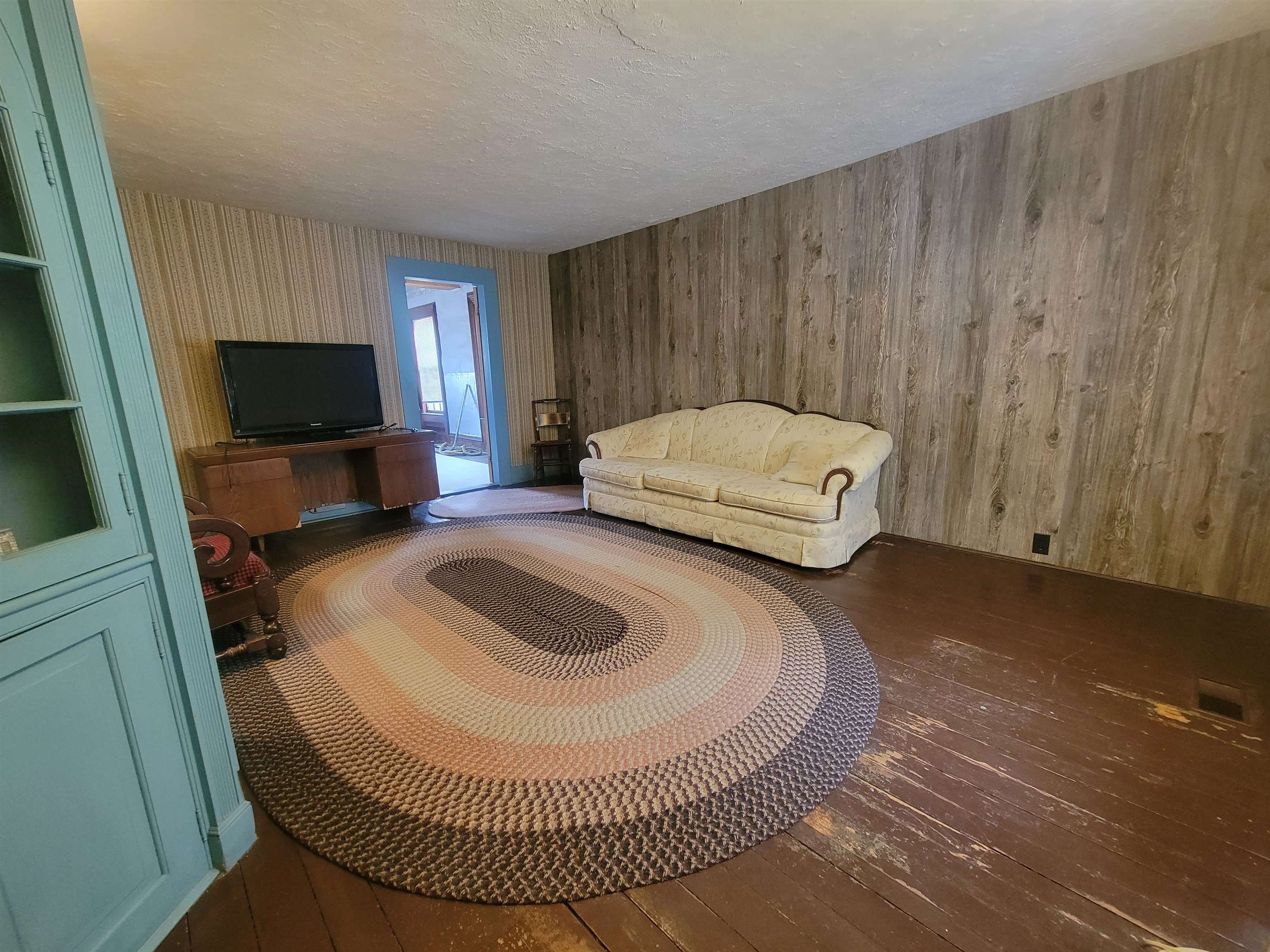 8 Lovejoy Rd, Loudon, NH 03307