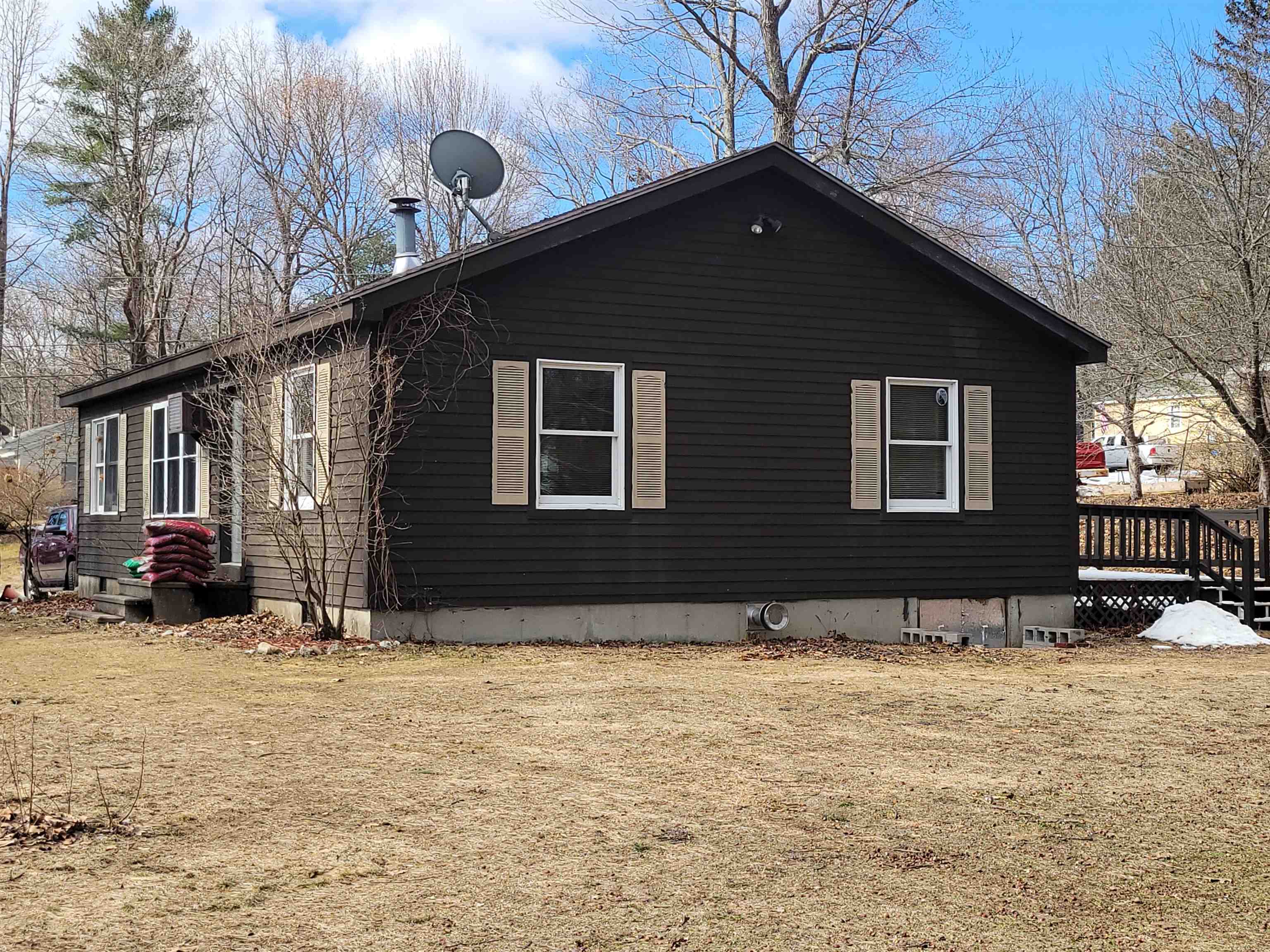 12 Chestnut Cir, Loudon, NH 03307