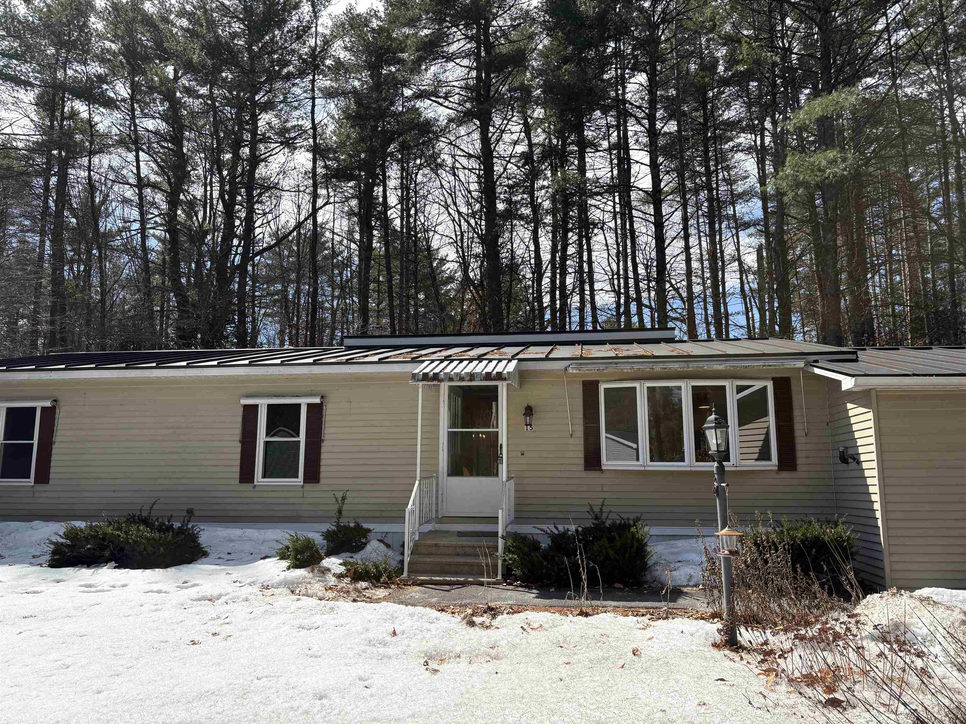 15 Edgewood Dr, Hopkinton, NH 03229