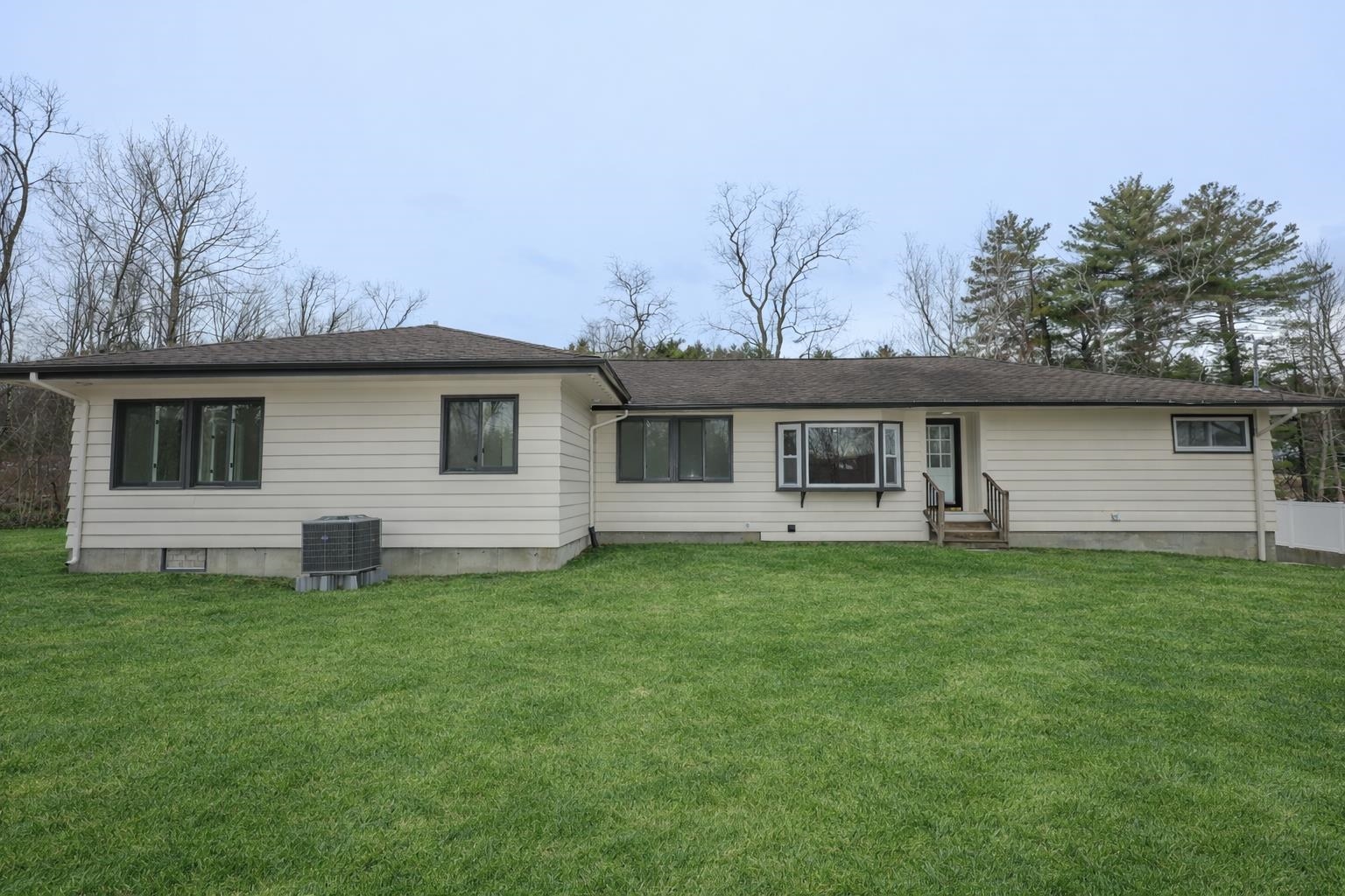 32 Old Bedford Rd, Bedford, NH 03110