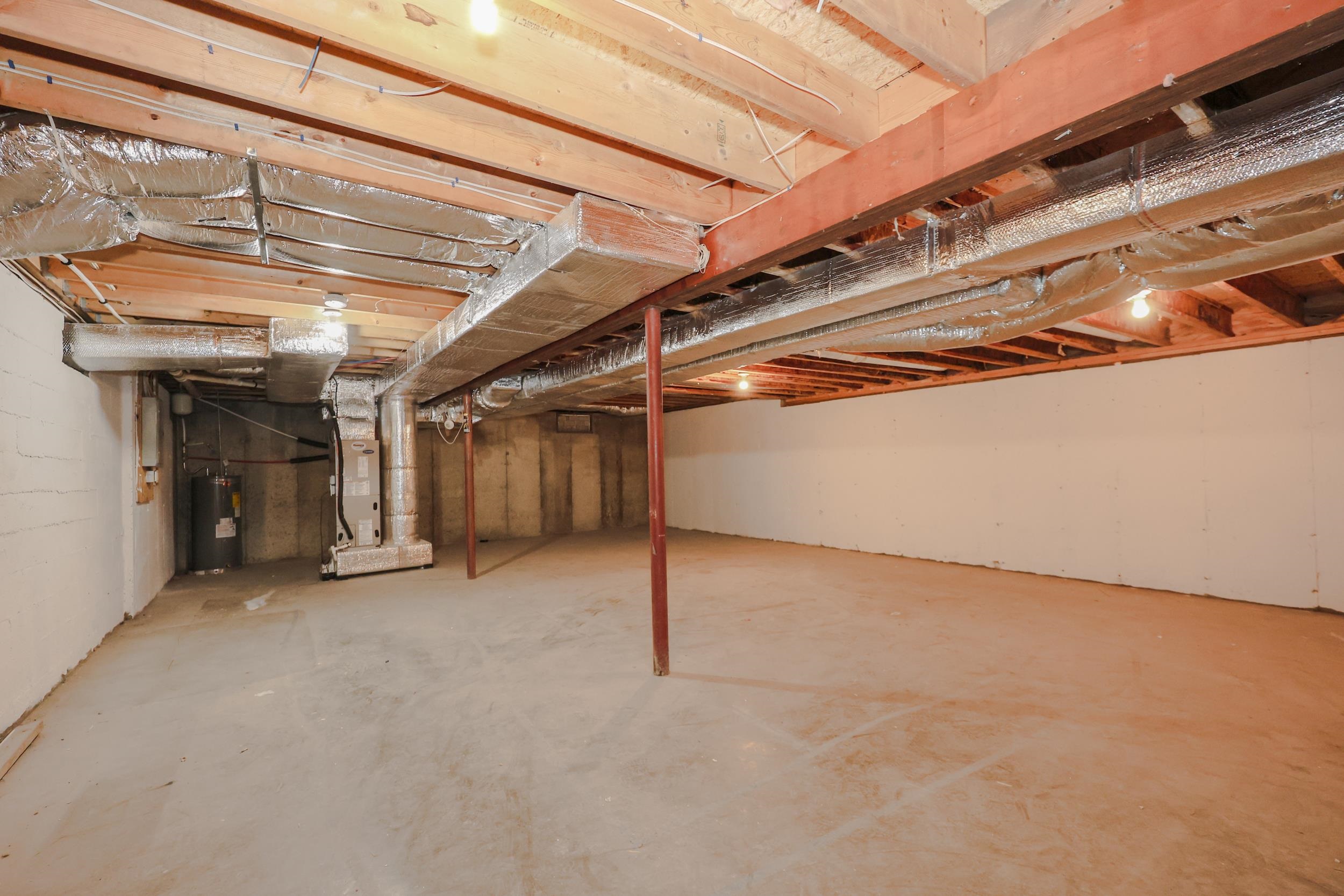 32 Old Bedford Rd, Bedford, NH 03110