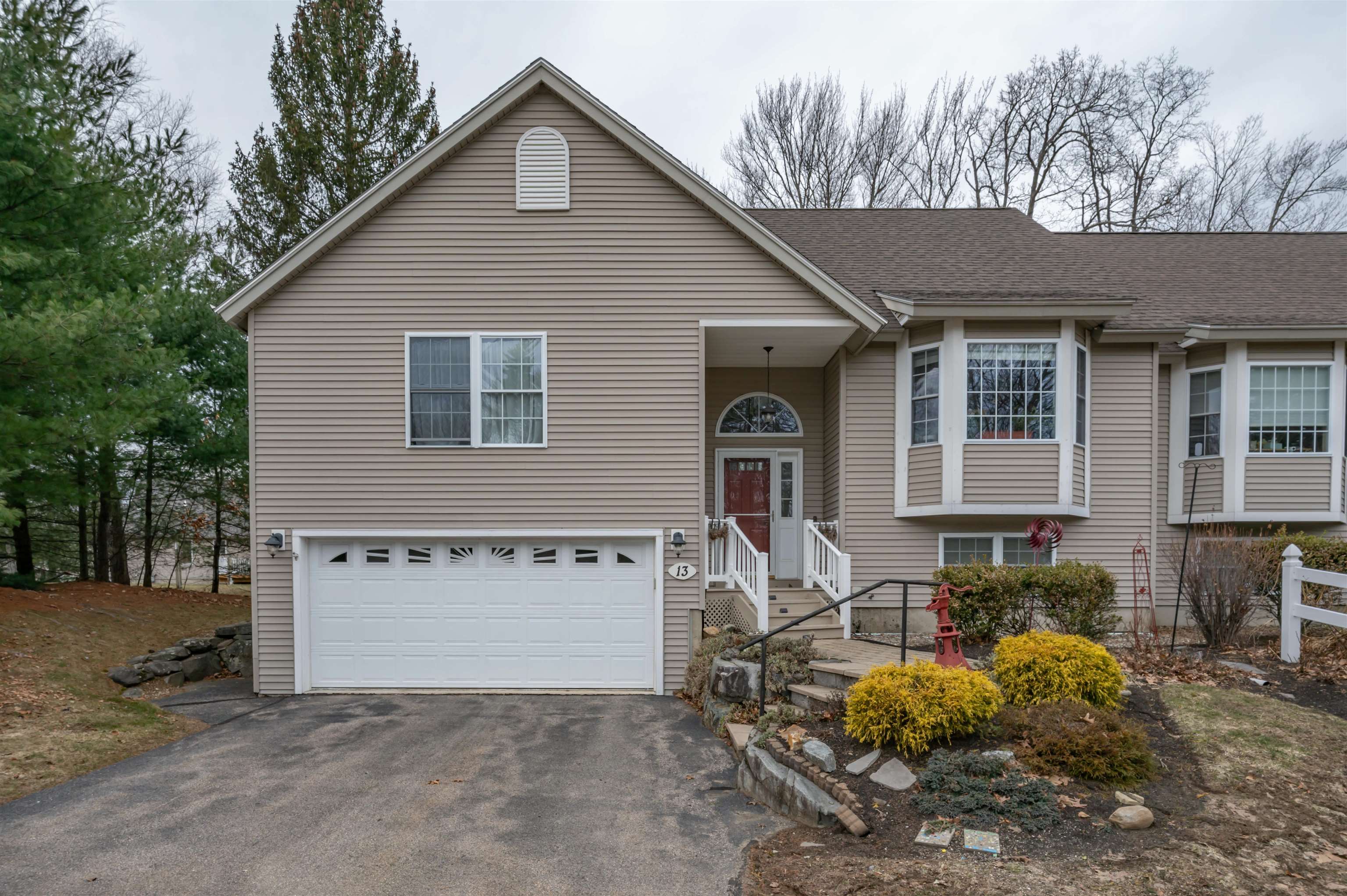 13 Cricket Rd, East Kingston, NH 03827