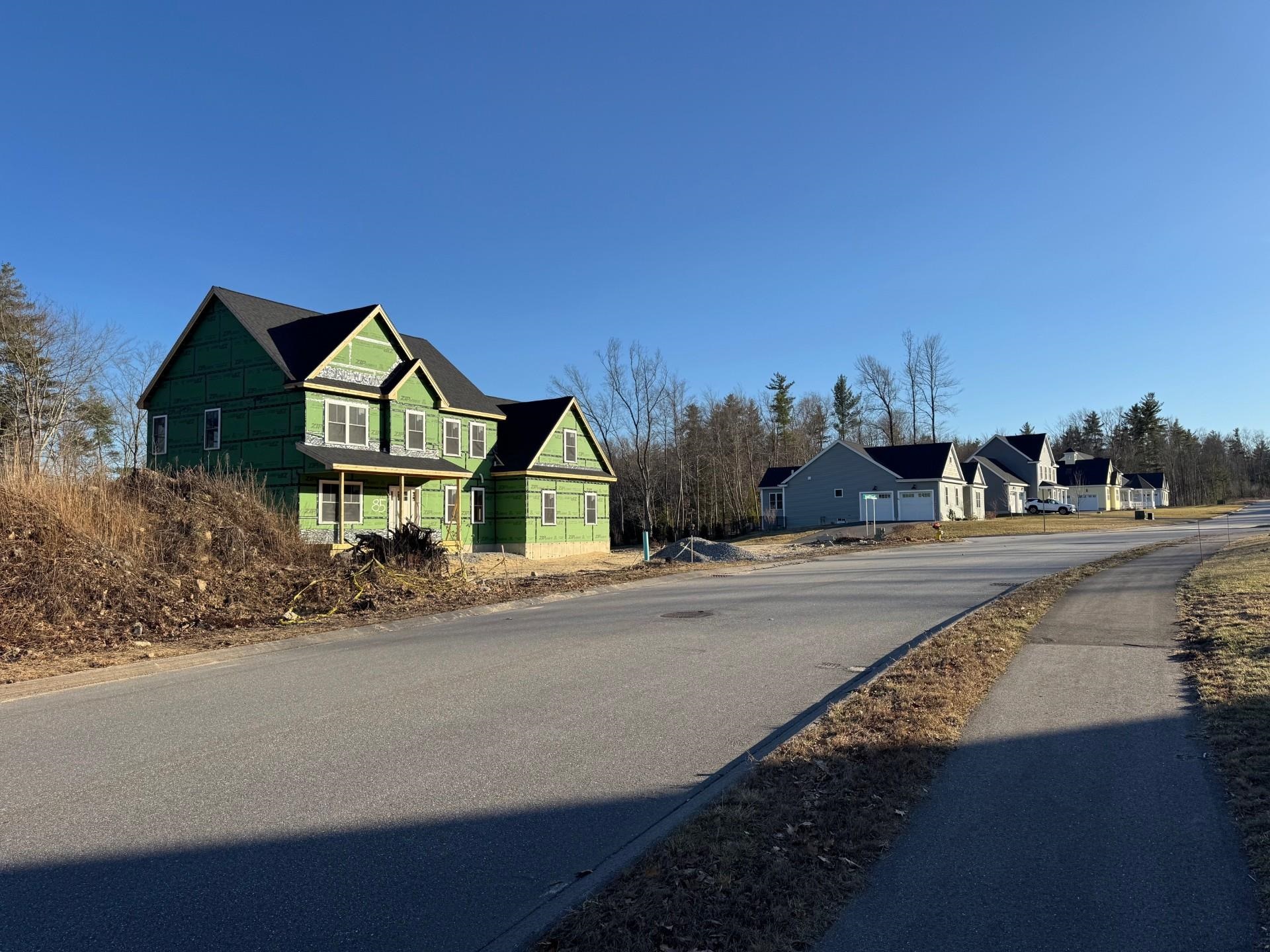 84 Madeline Bennett Ln, Merrimack, NH 03054