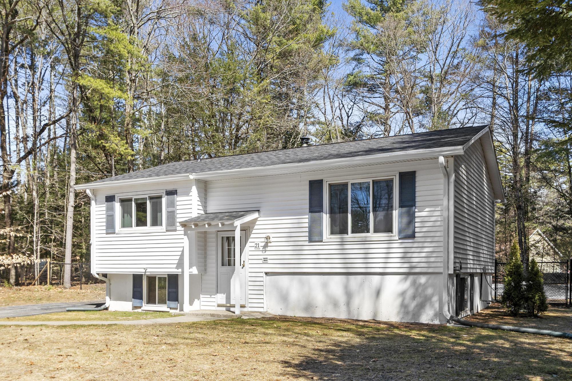 21 Hastings Cir, Hinsdale, NH 03451