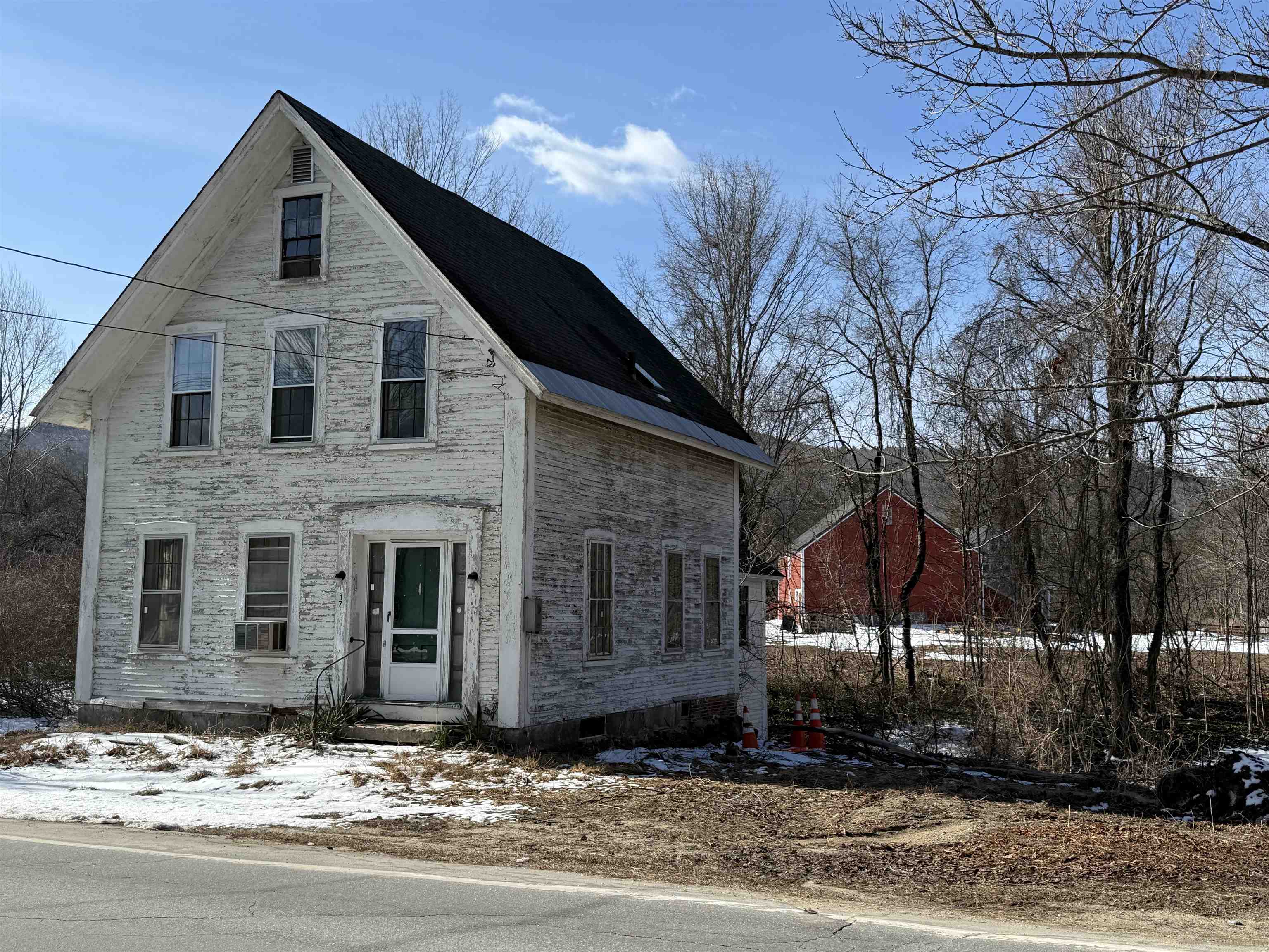 17 Main St, New Hampton, NH 03256