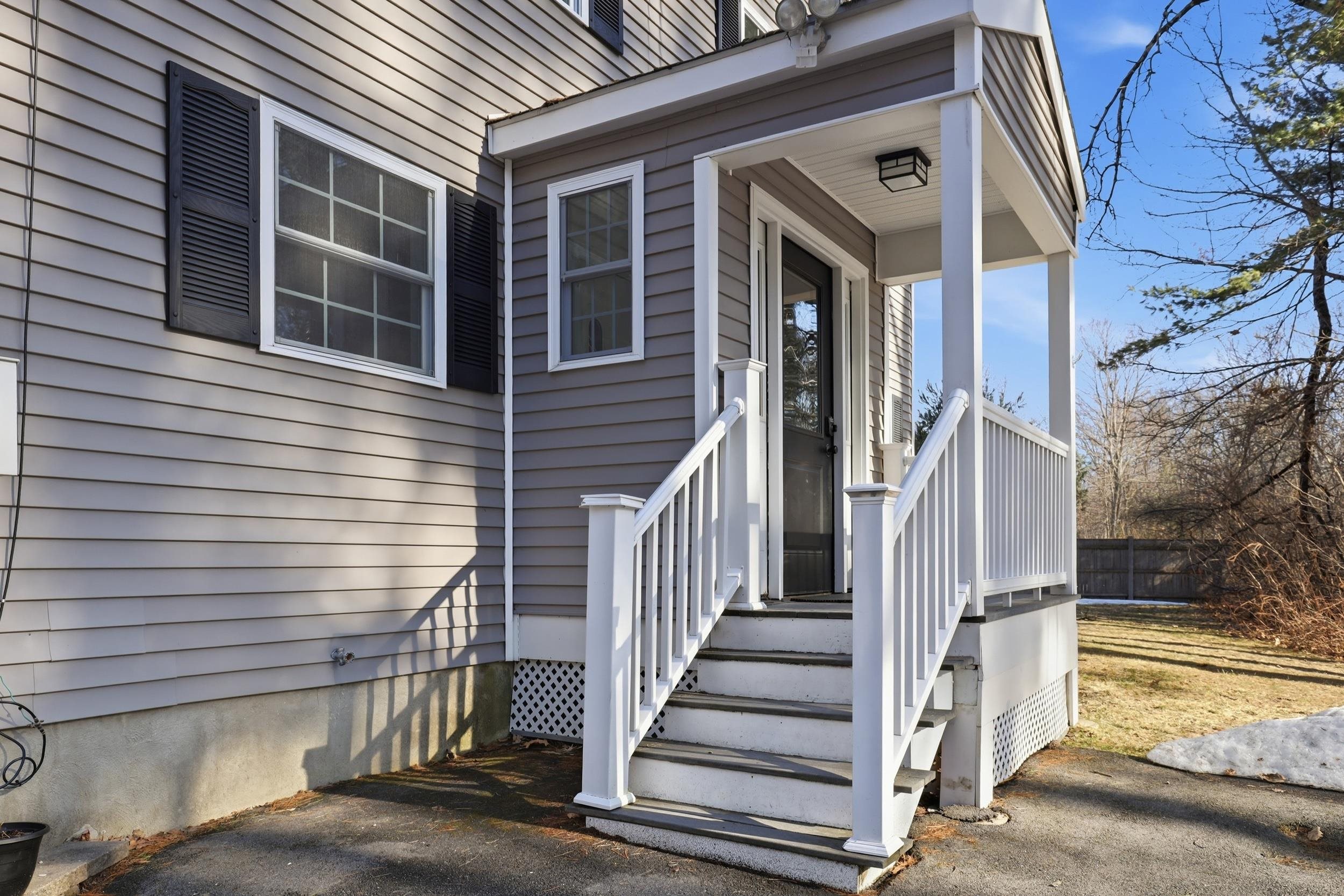 589 Tolend Rd, Dover, NH 03820