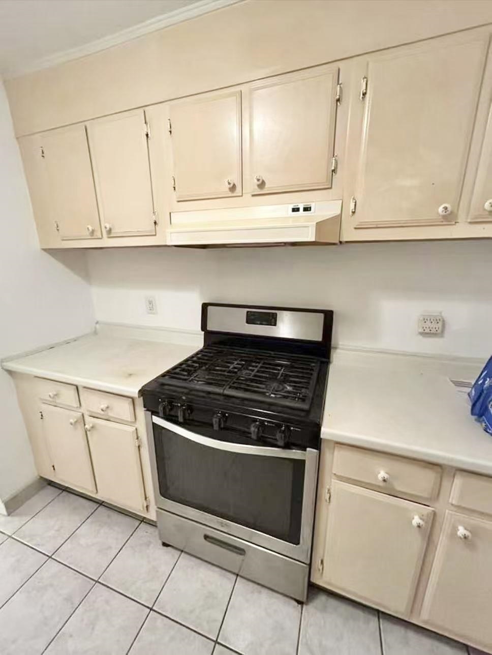 5 Louisburg Sq, Nashua, NH 03060