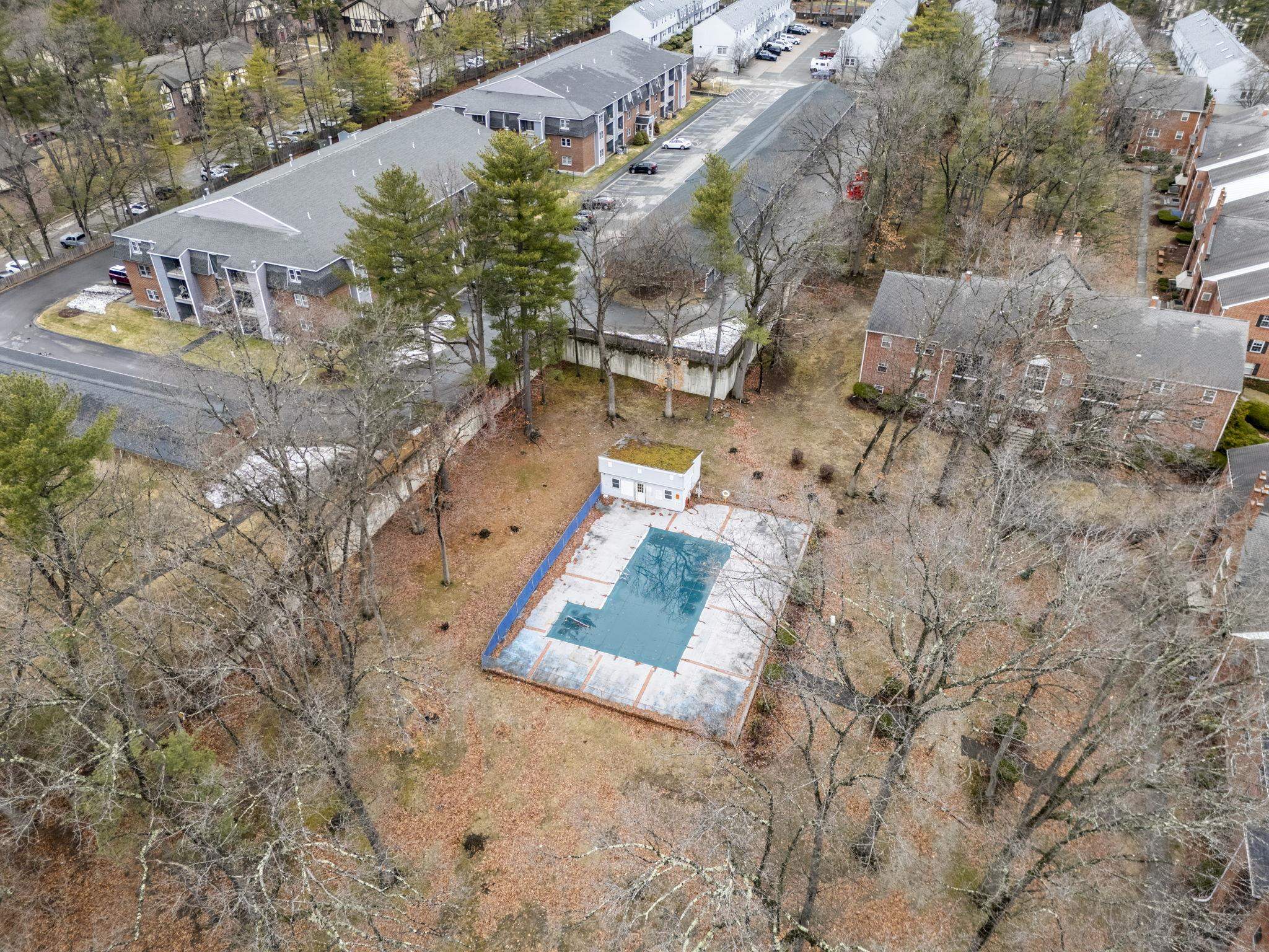 3 Louisburg Sq, Nashua, NH 03060