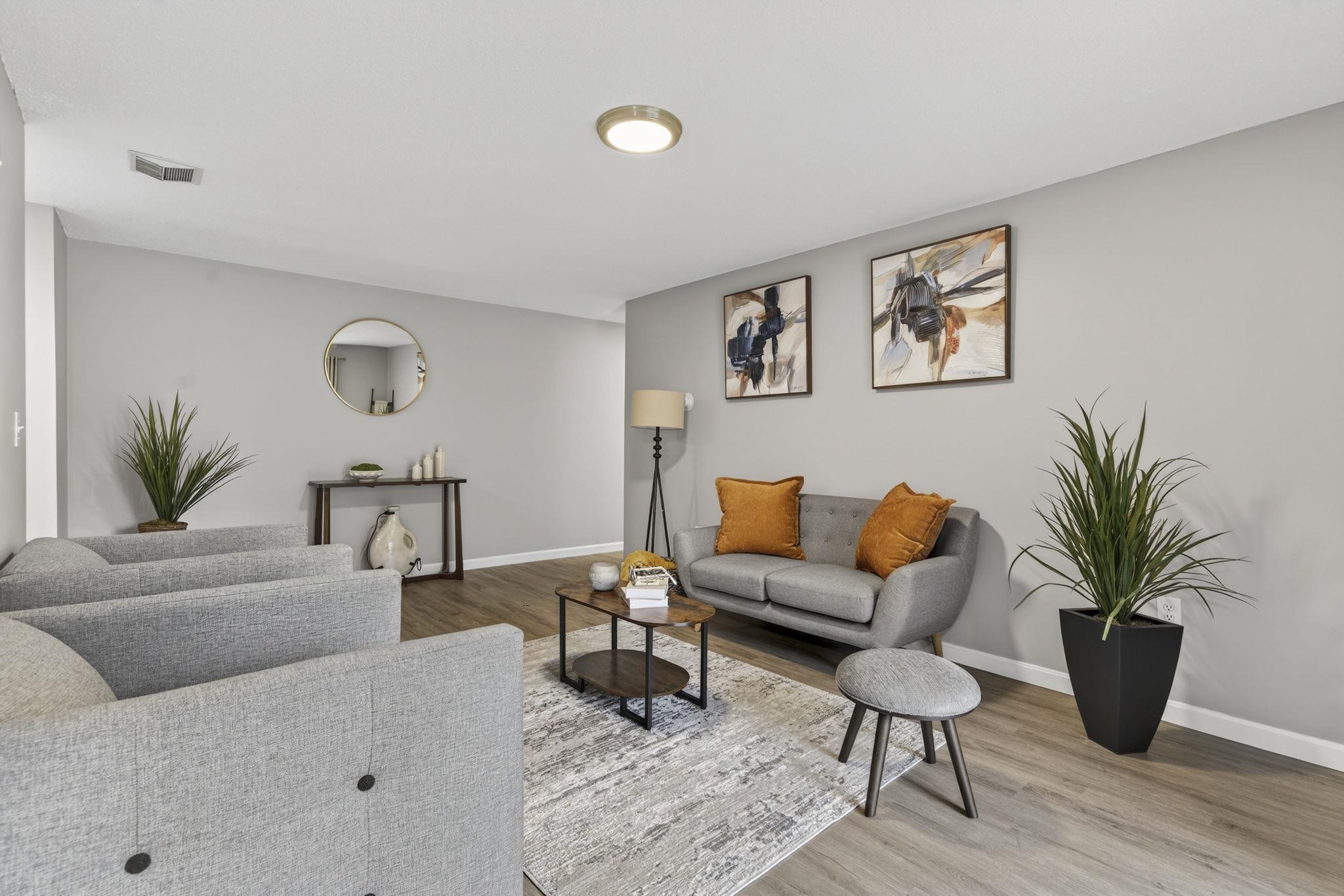 3 Louisburg Sq, Nashua, NH 03060