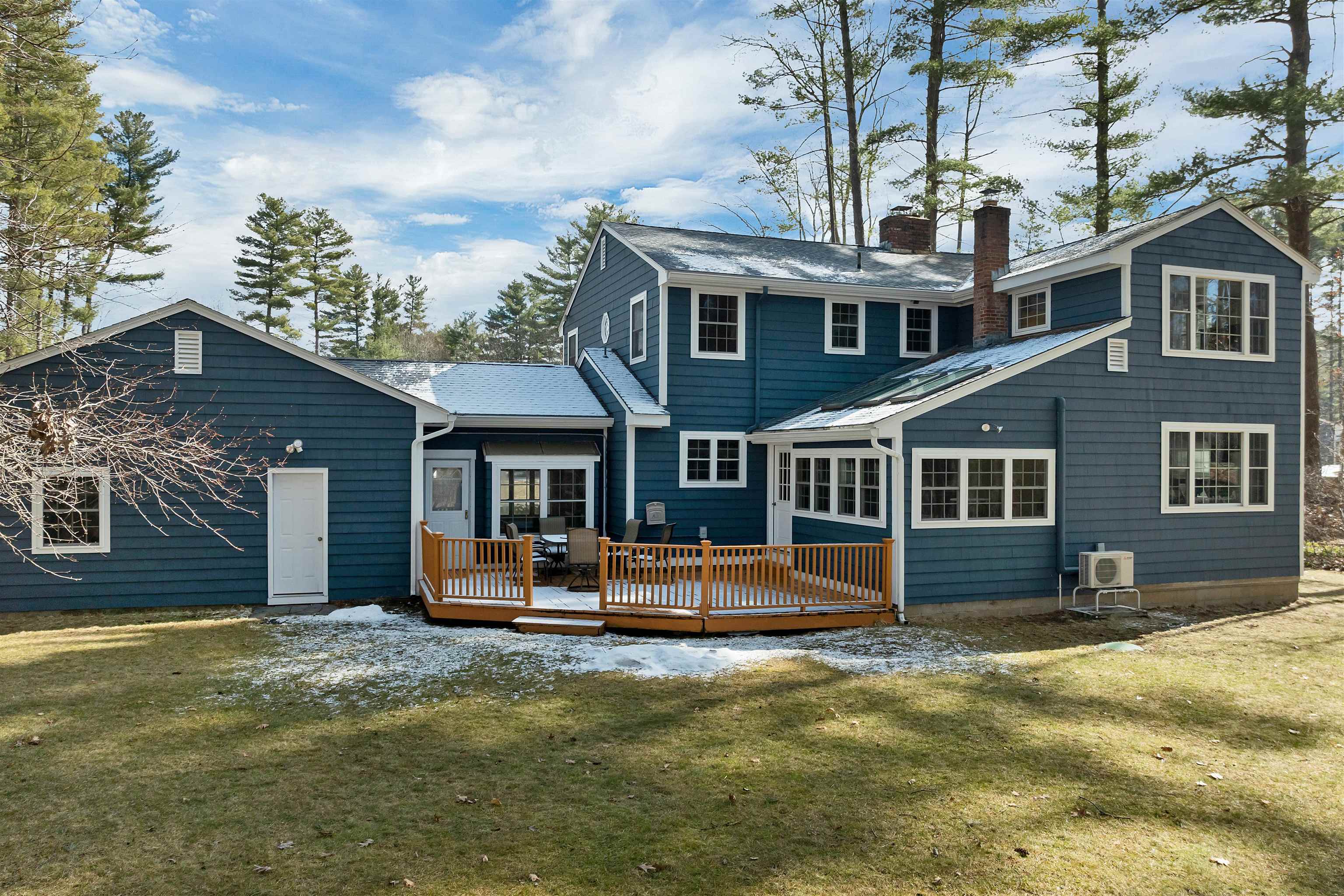 10 Patricia St, Windham, NH 03087