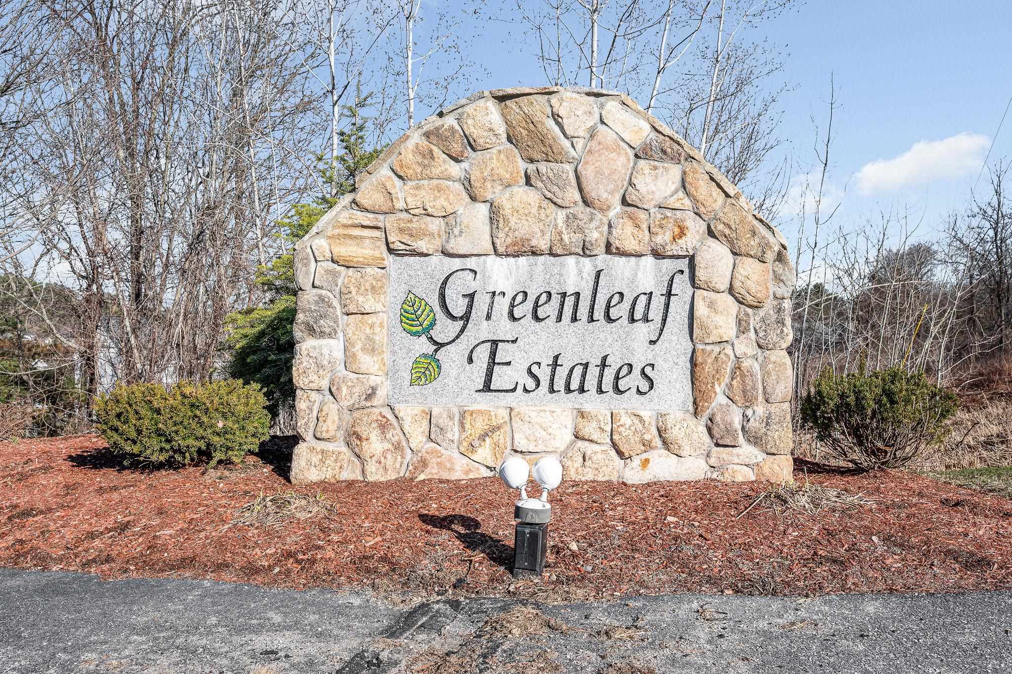 2 Prestwick Trl, Nashua, NH 03062