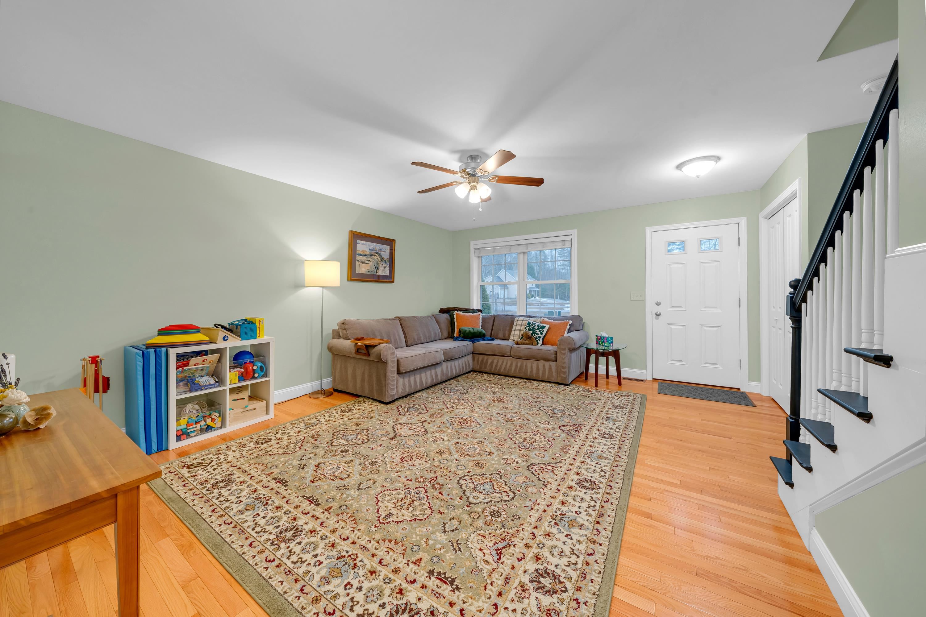 6 Kinsley Dr, Newton, NH 03858