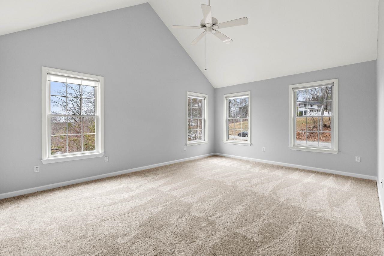 18 Koper Ln, Pelham, NH 03076