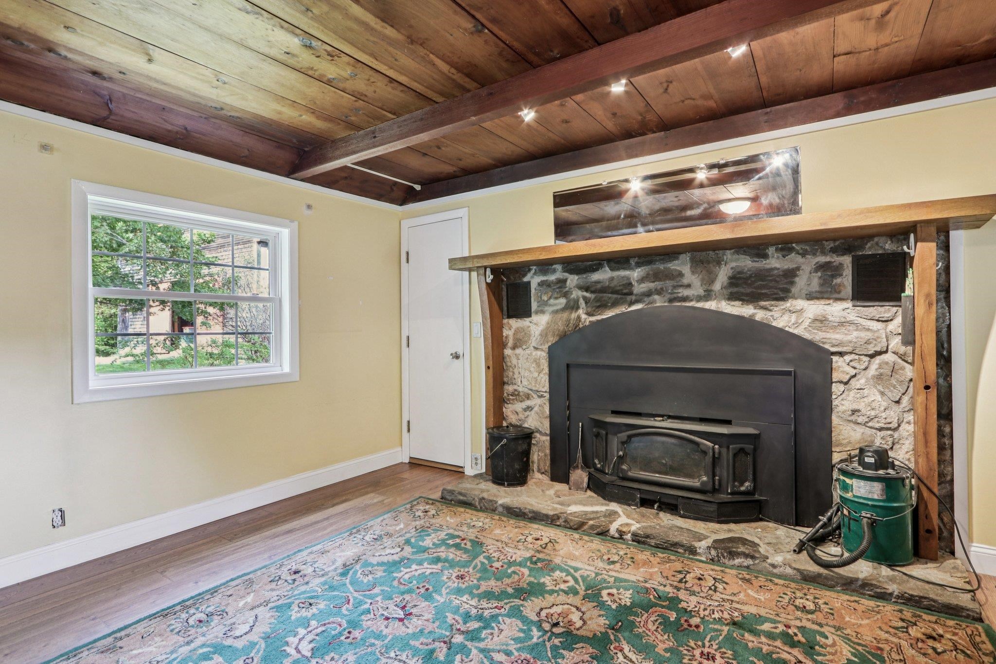 60 Ledge Farm Rd, Nottingham, NH 03290