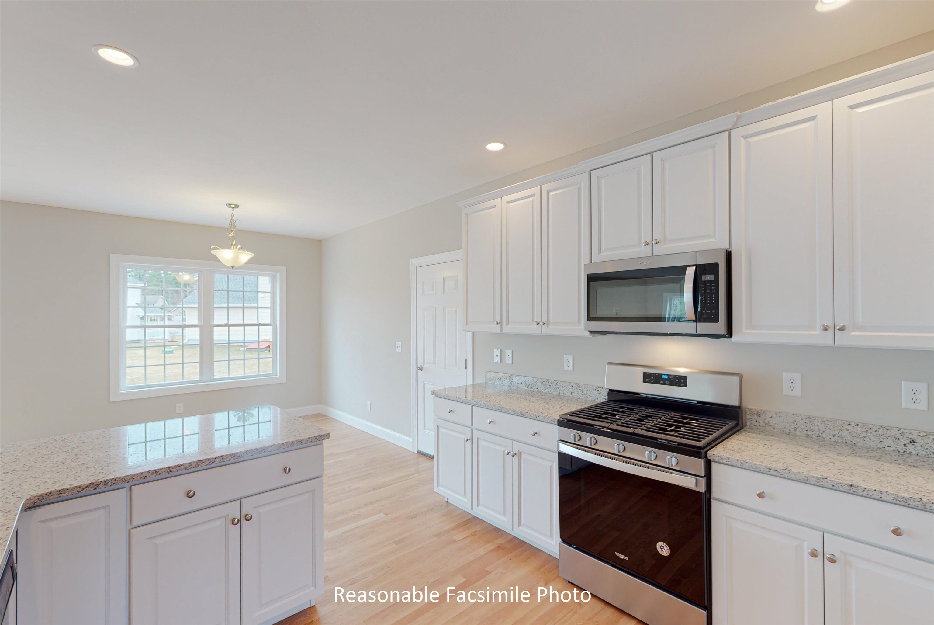 83 Lantern Dr, Sandown, NH 03873