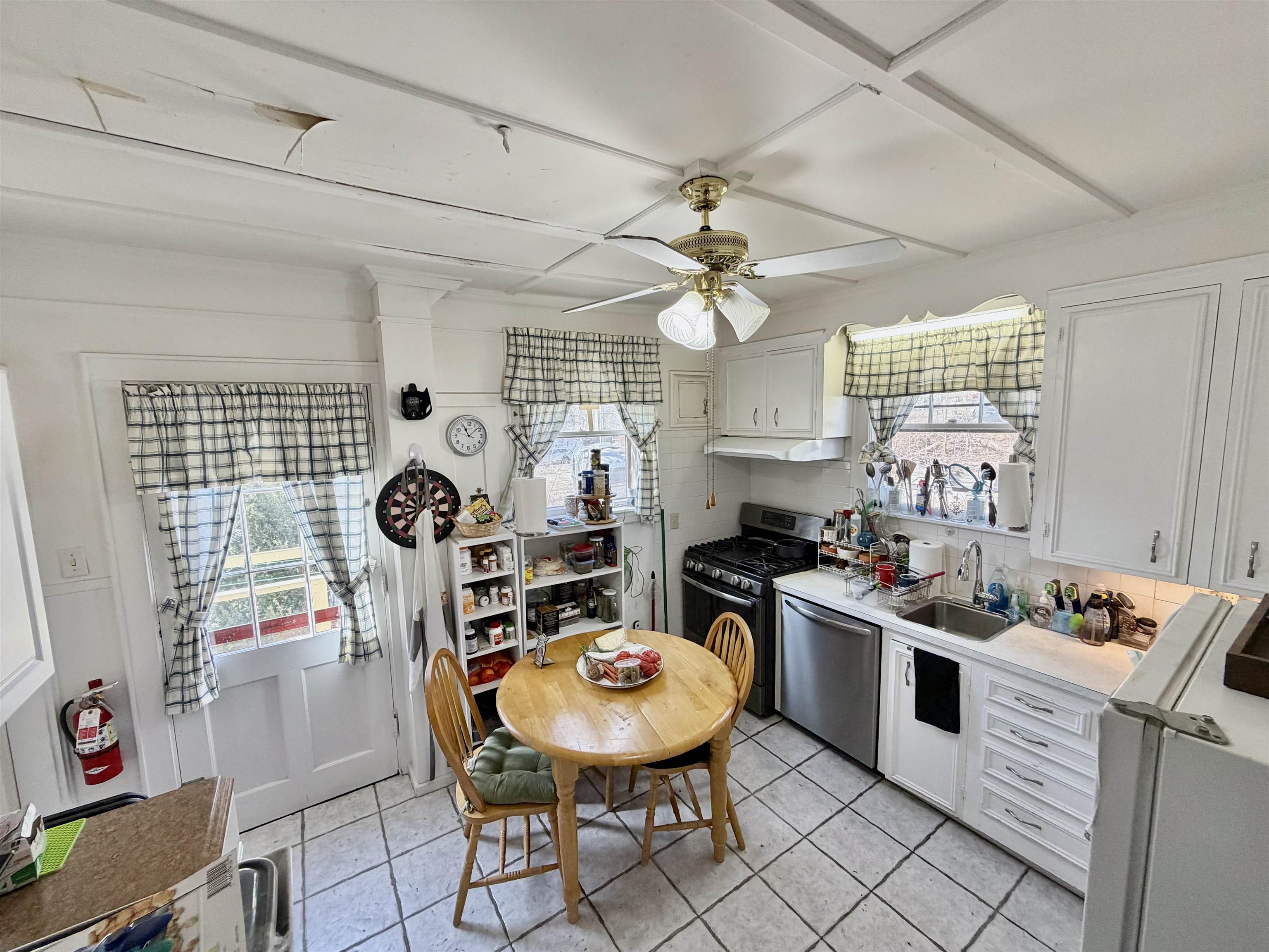 46 Hough St, Dover, NH 03820