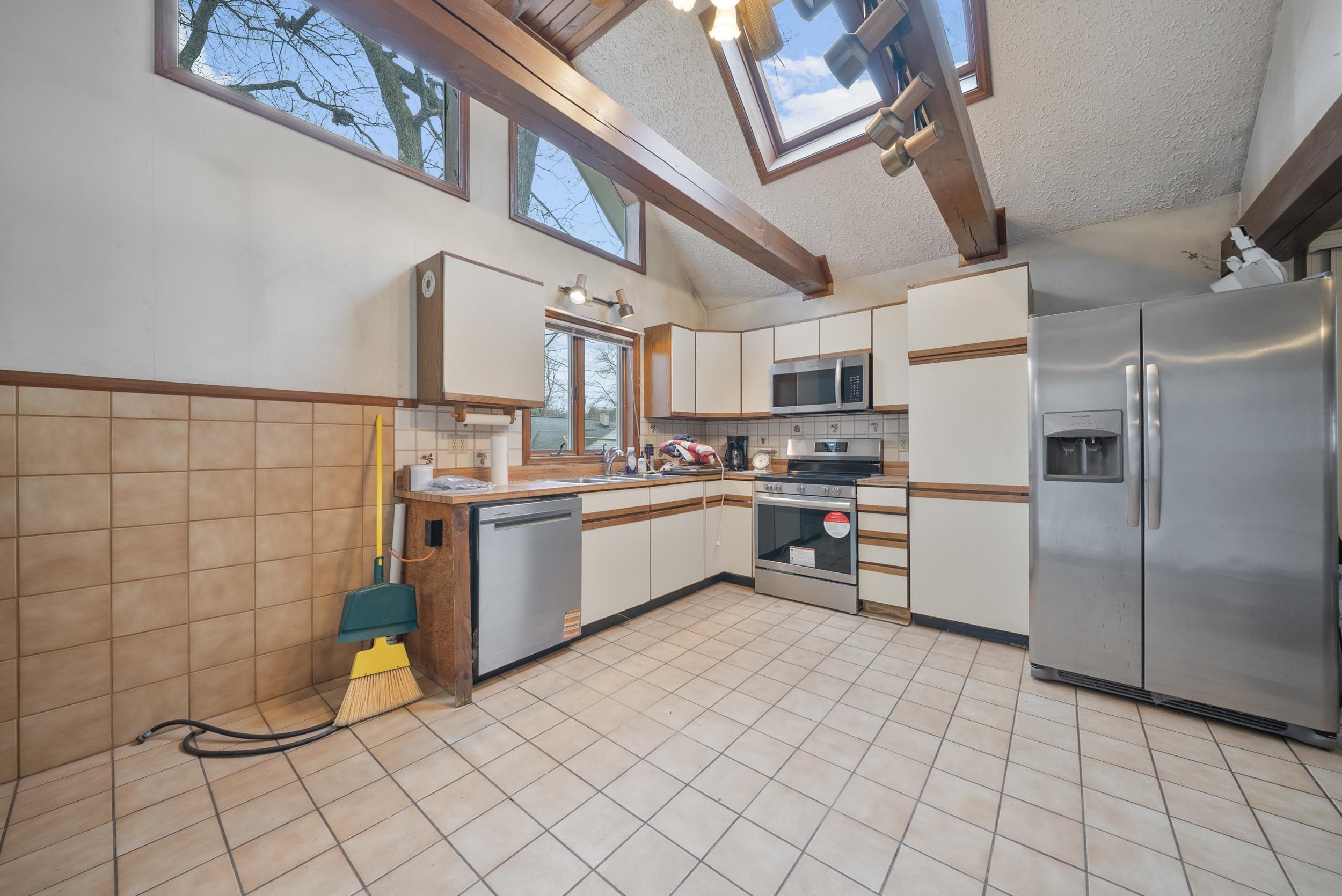 57 Mcphail St, Manchester, NH 03104