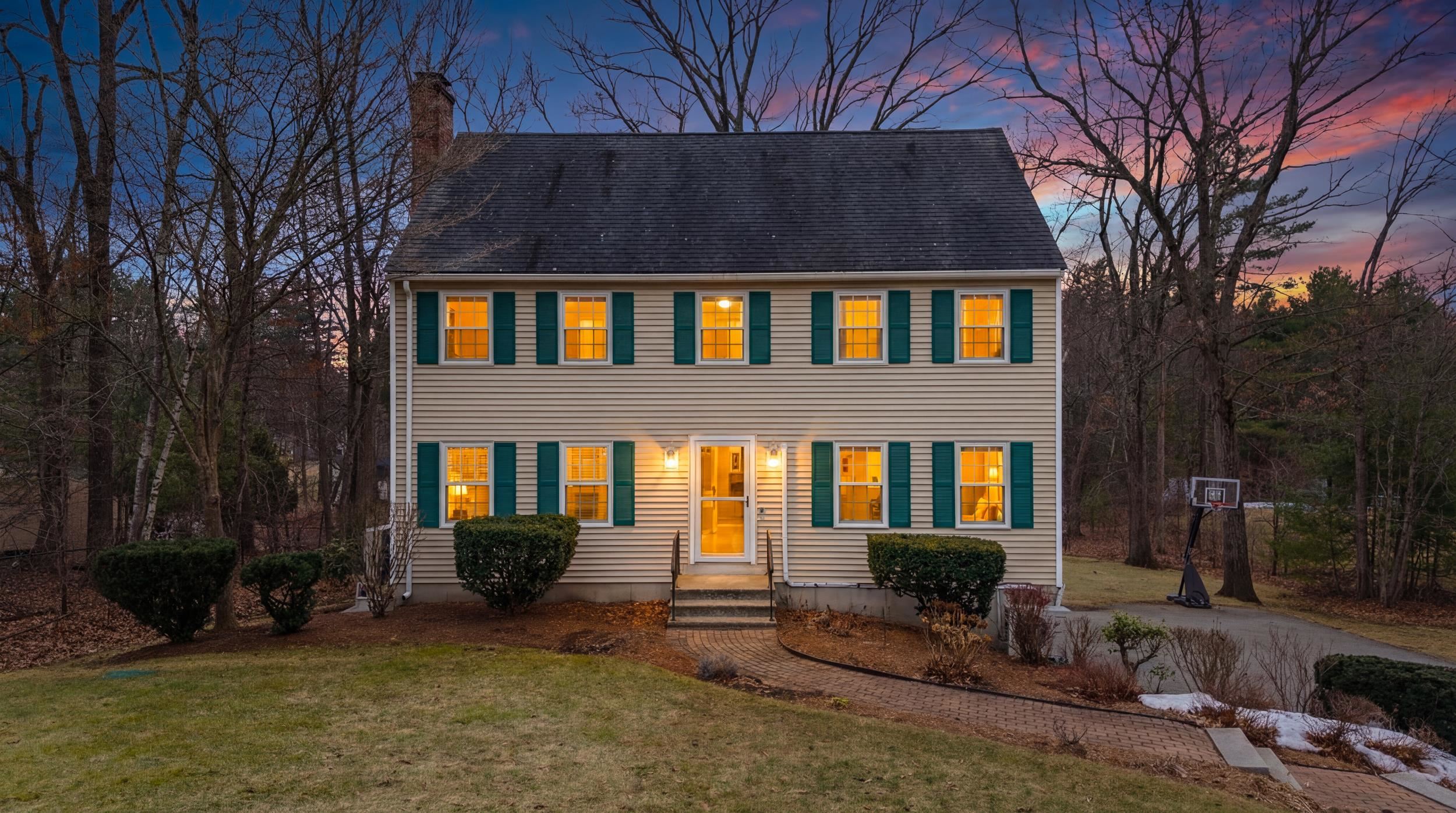 MLS 5080742: 4 donmac Drive, Derry NH