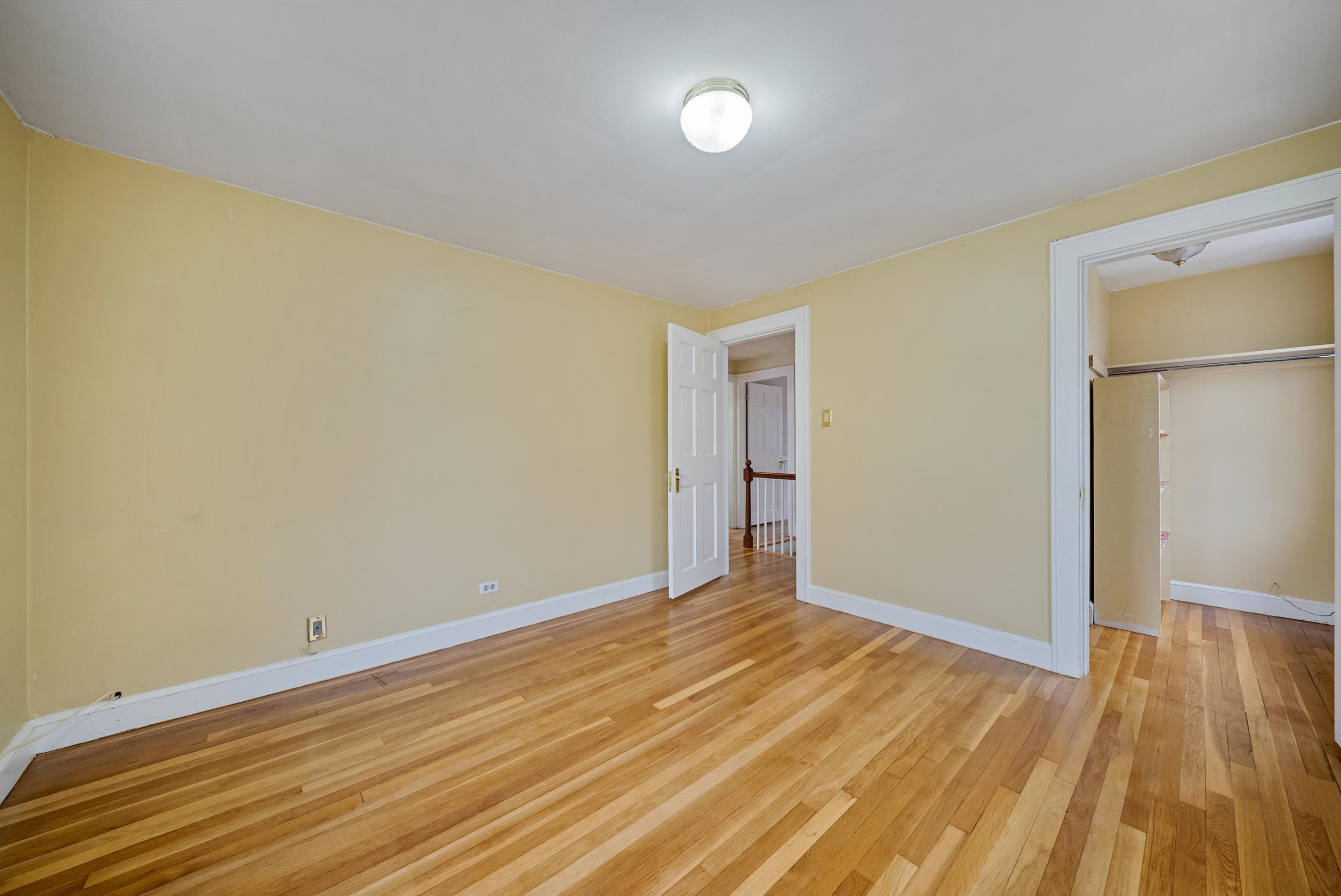 853 Union St, Manchester, NH 03104