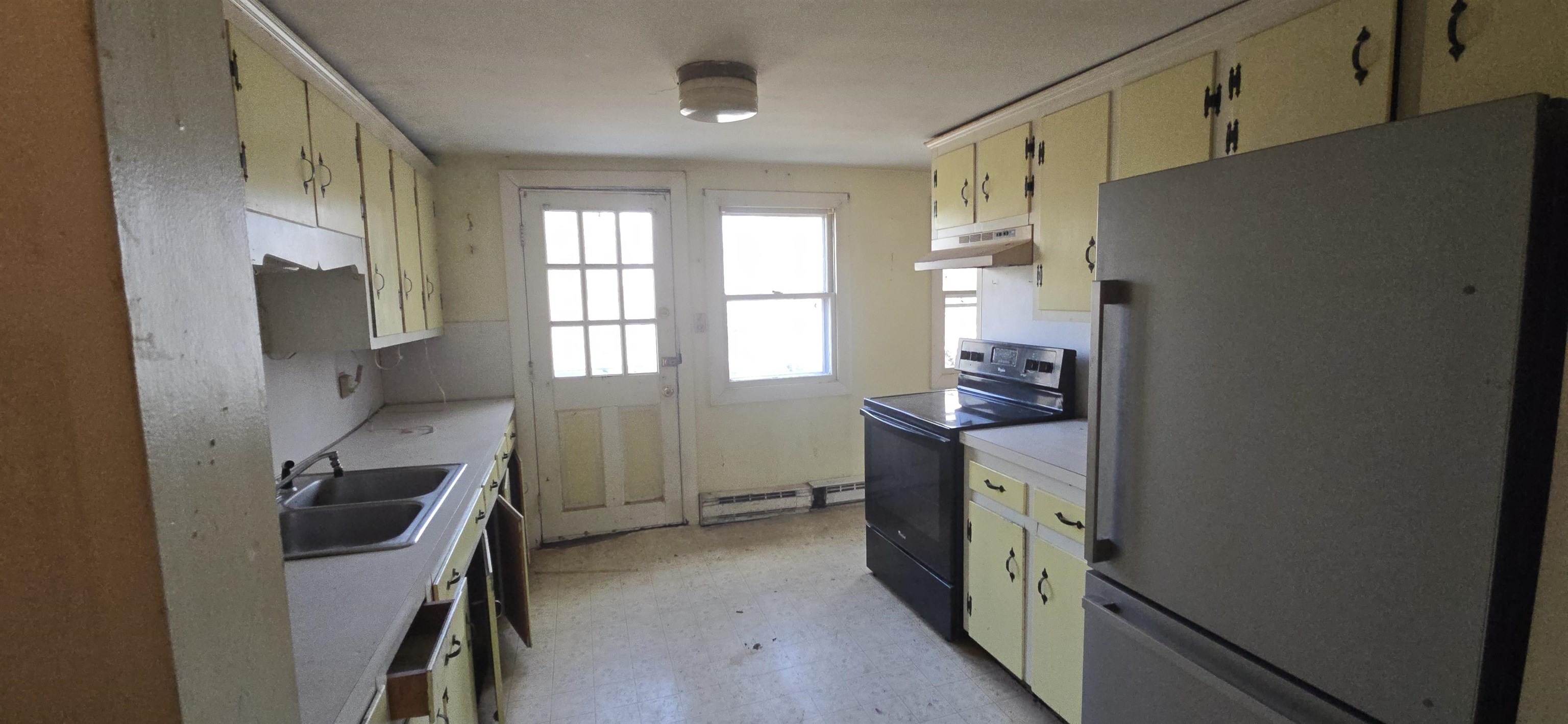 773 Salmon Falls Rd, Rochester, NH 03868