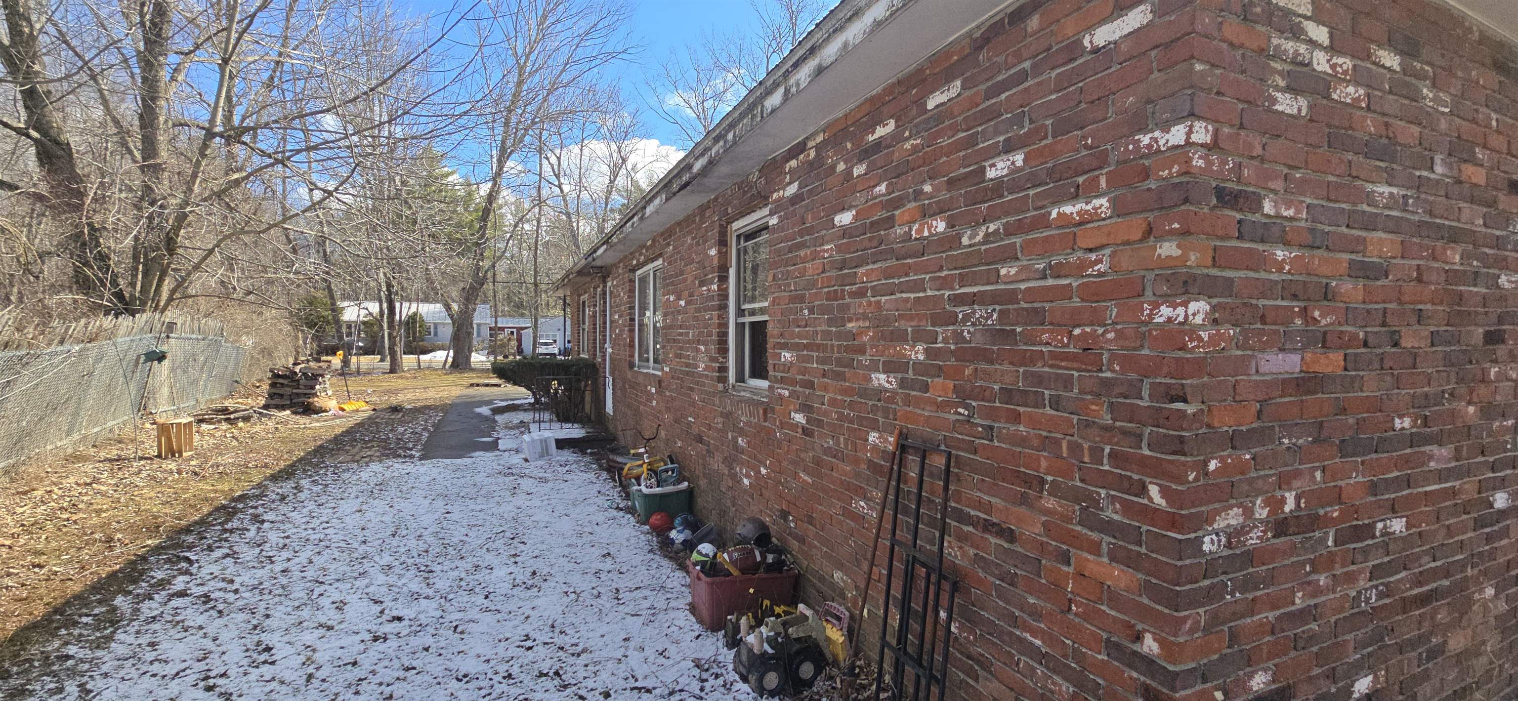 773 Salmon Falls Rd, Rochester, NH 03868