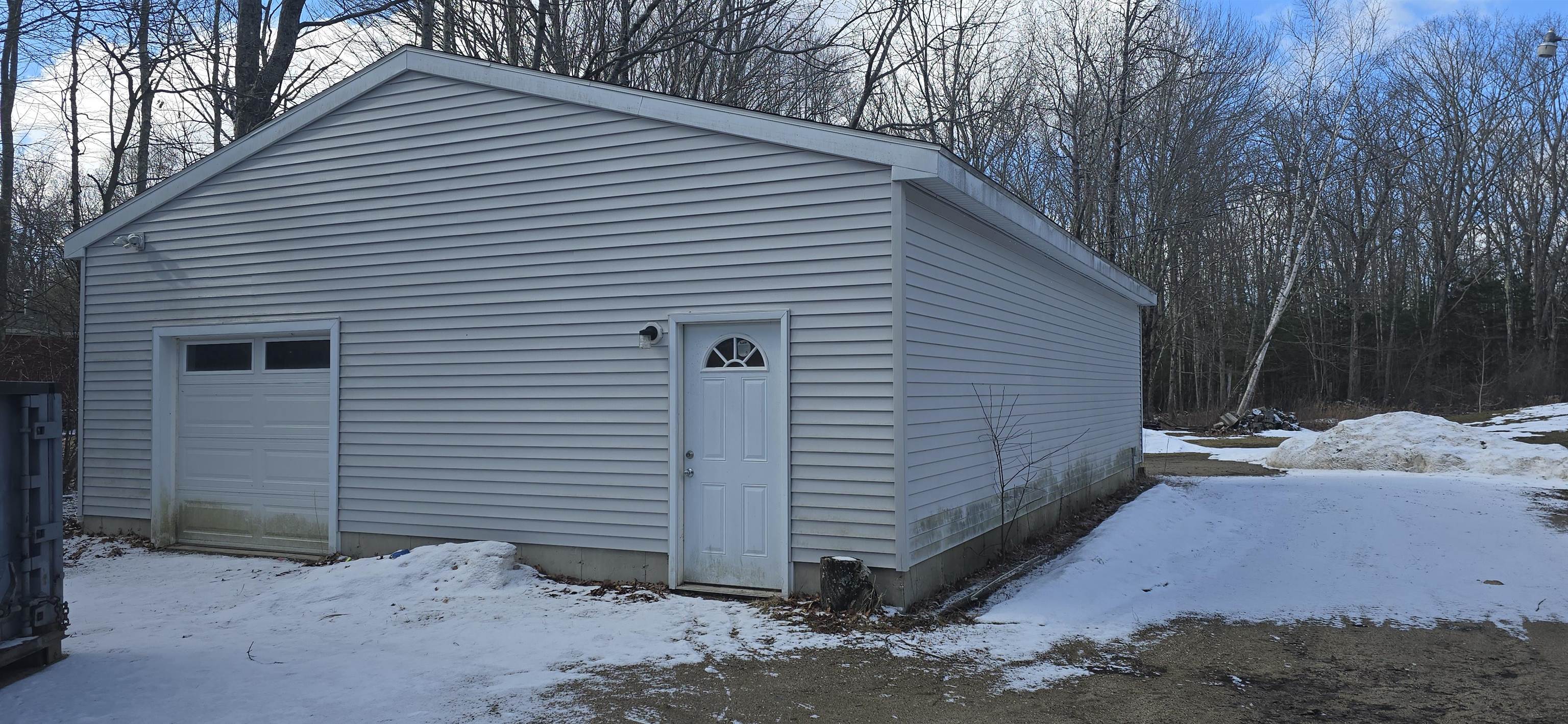 773 Salmon Falls Rd, Rochester, NH 03868