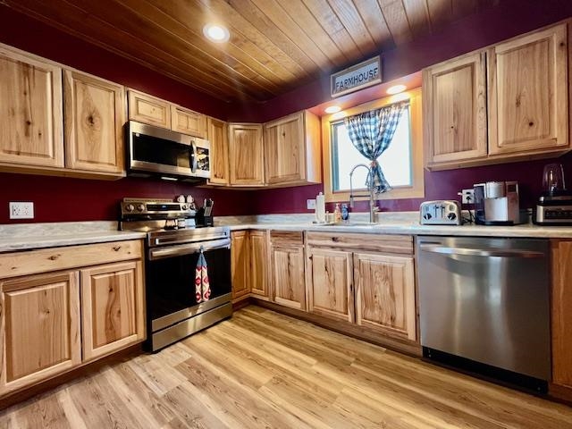 735 Milan Rd, Milan, NH 03588