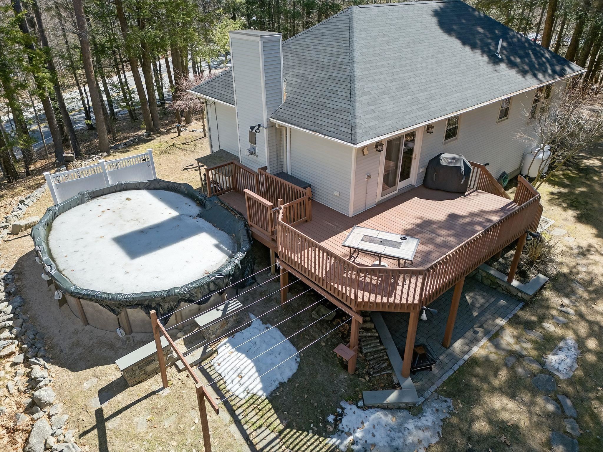 21 Spruce Ln, Dover, NH 03820