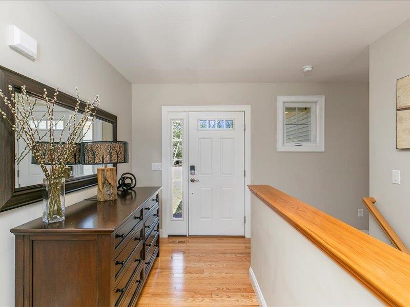 14 Tomasian Dr, Merrimack, NH 03054