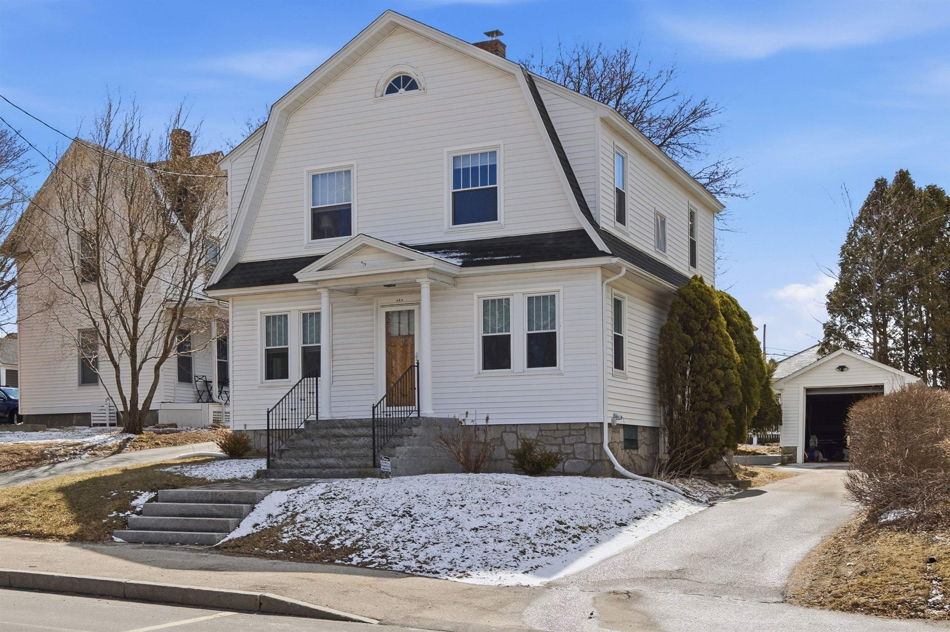 467 Bridge St, Manchester, NH 03104