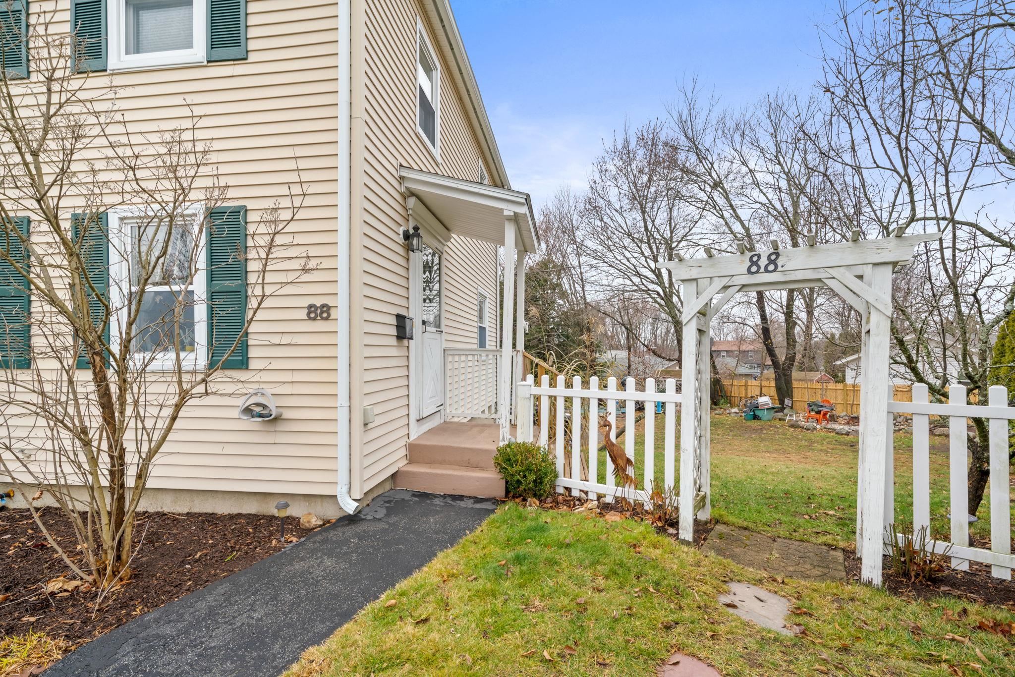 88 Harold St, Manchester, NH 03104