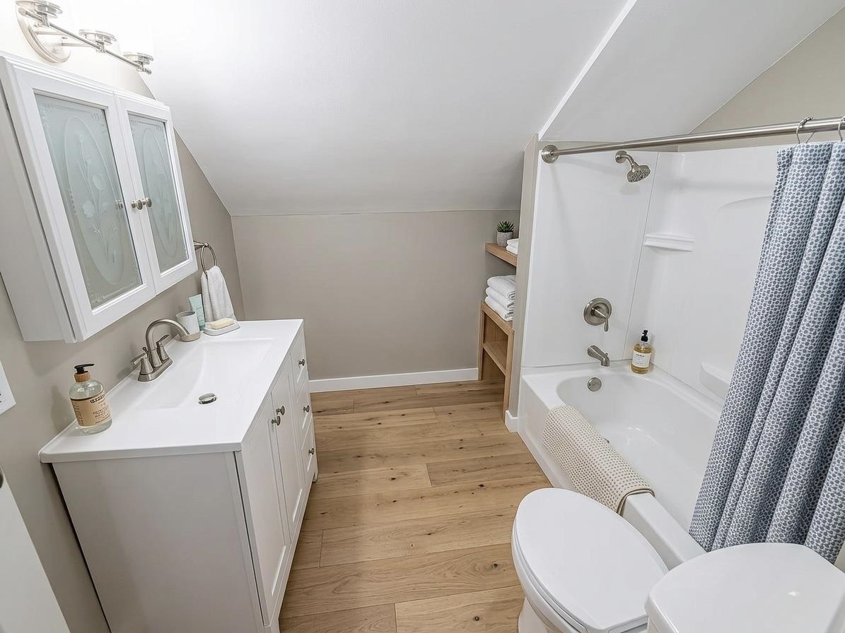 82 Howard St, Winchester, NH 03470